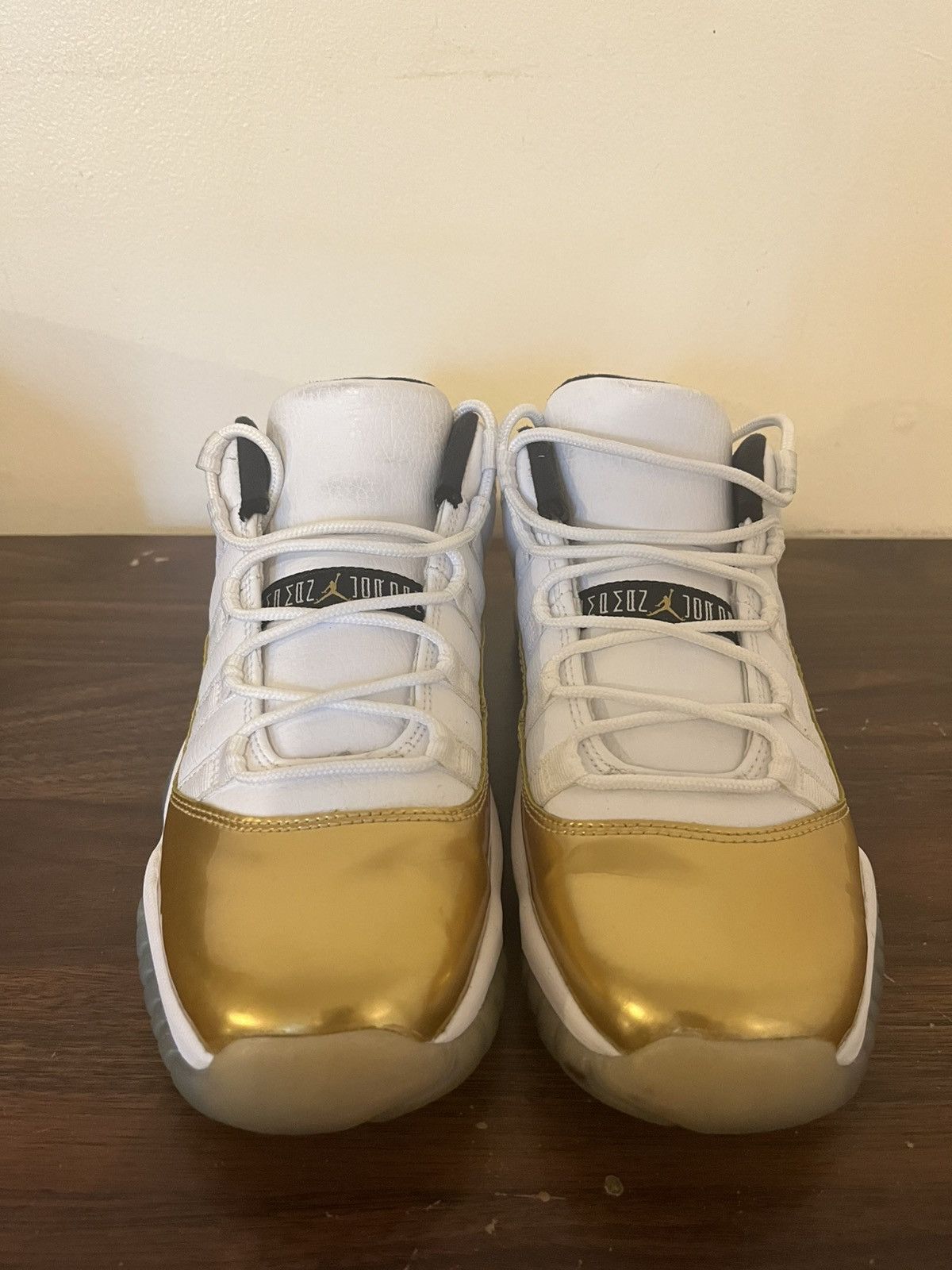 Nike Jordan 11 Retro Low Size US 6.5 / EU 39-40 - 3 Thumbnail
