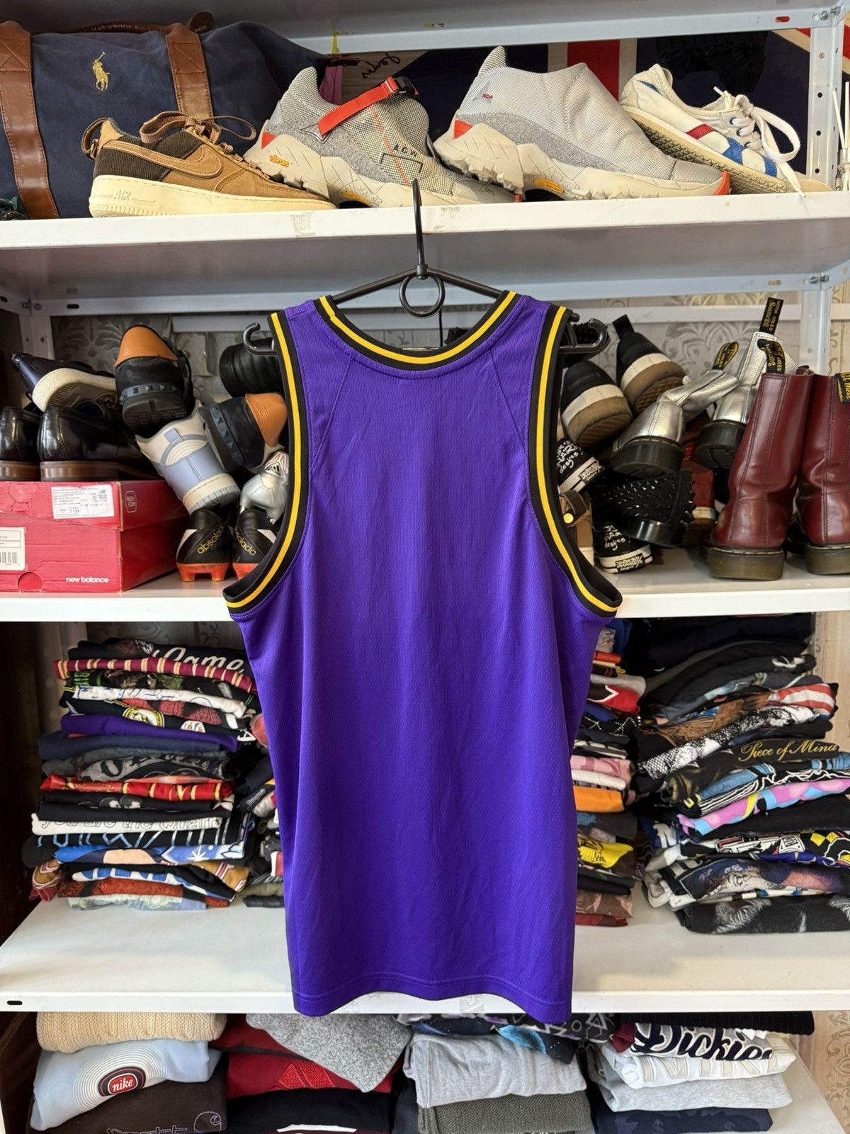 NBA Nike NBA Basketball Los Angeles Lakers Shirt Jersey Size: M Size US M / EU 48-50 / 2 - 3 Thumbnail