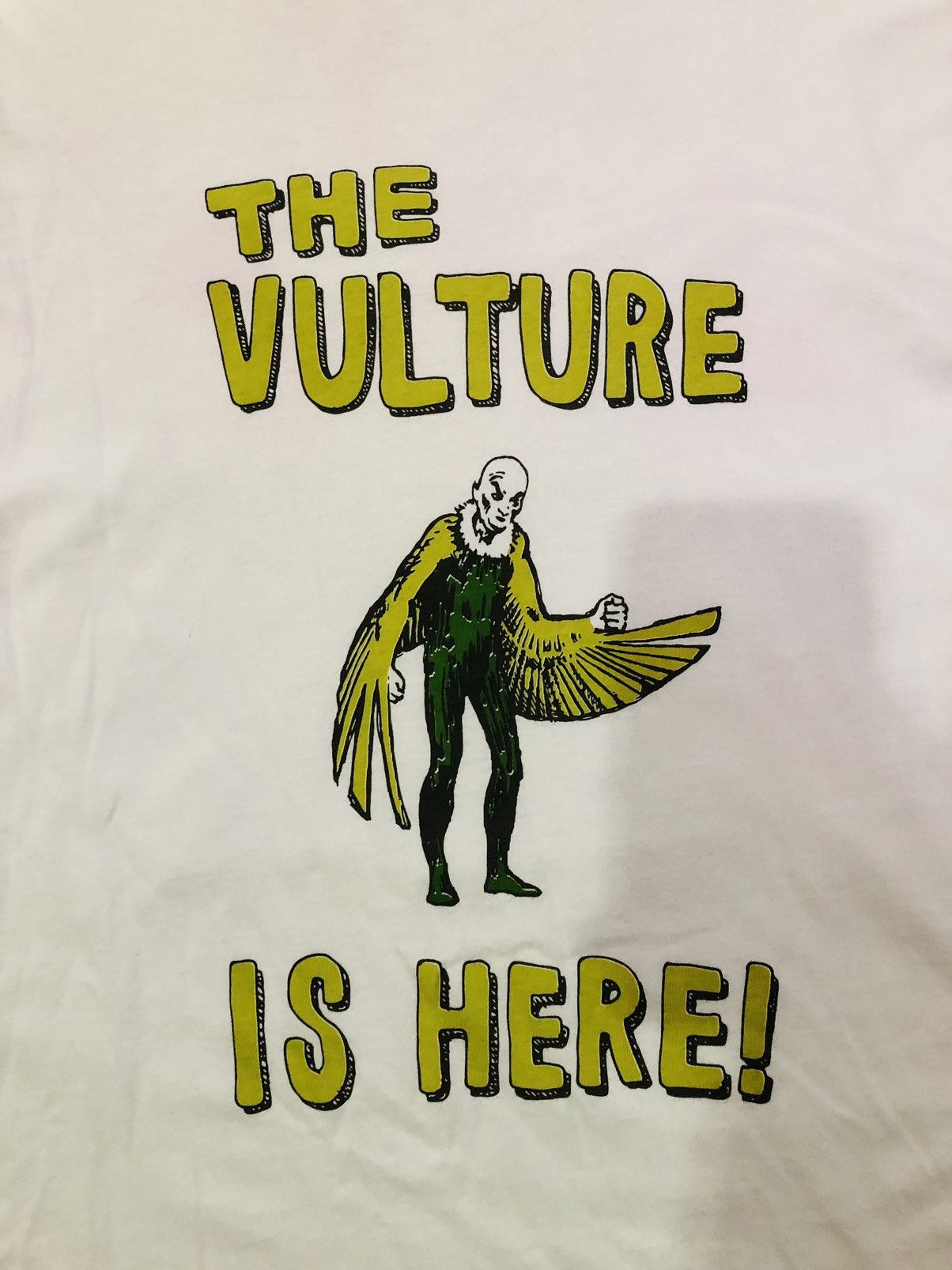 Japanese Brand THE VULTURE IS HERE! By Marvel x UNIQLO Short Sleeve T-shirt Size US M / EU 48-50 / 2 - 1 Thumbnail