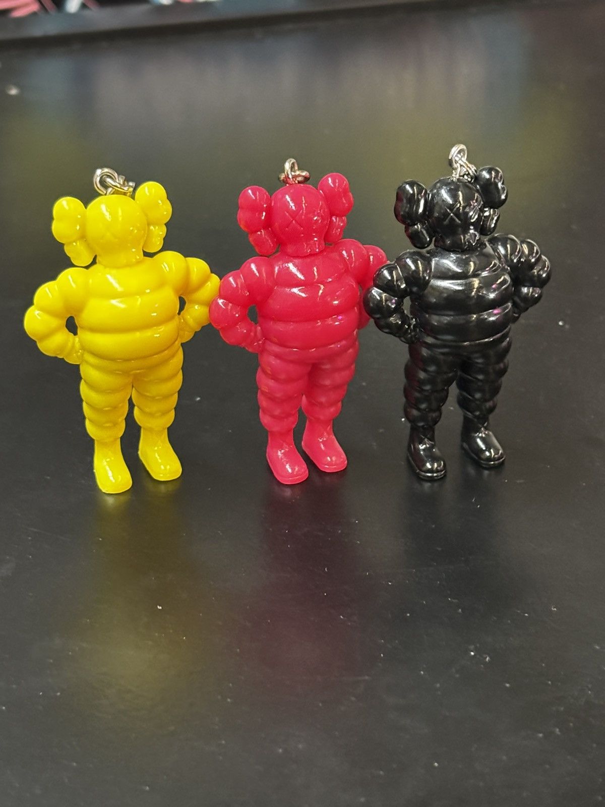 Kaws Kaws Chum Figure Charm Set Official Tokyo Museum Item Size ONE SIZE - 1 Thumbnail