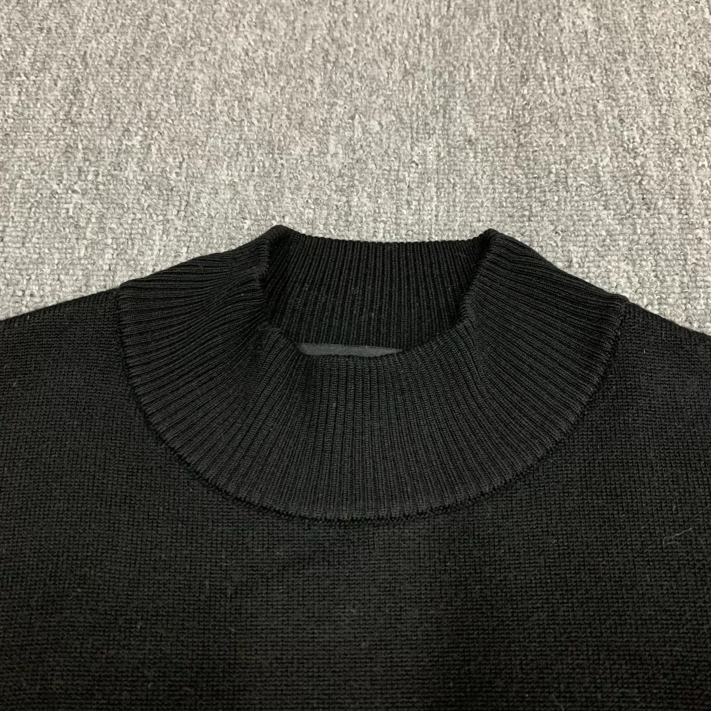 Fendi Fendi color blocked chest logo sweater 52 95 new stain Size US L / EU 52-54 / 3 - 7 Thumbnail