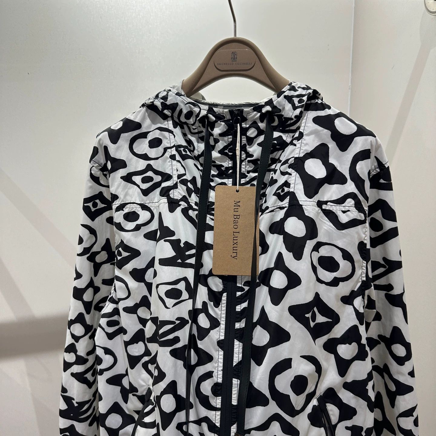 Louis Vuitton LV apr711 black white monogram logo shell jacket Size L / US 10 / IT 46 - 7 Thumbnail