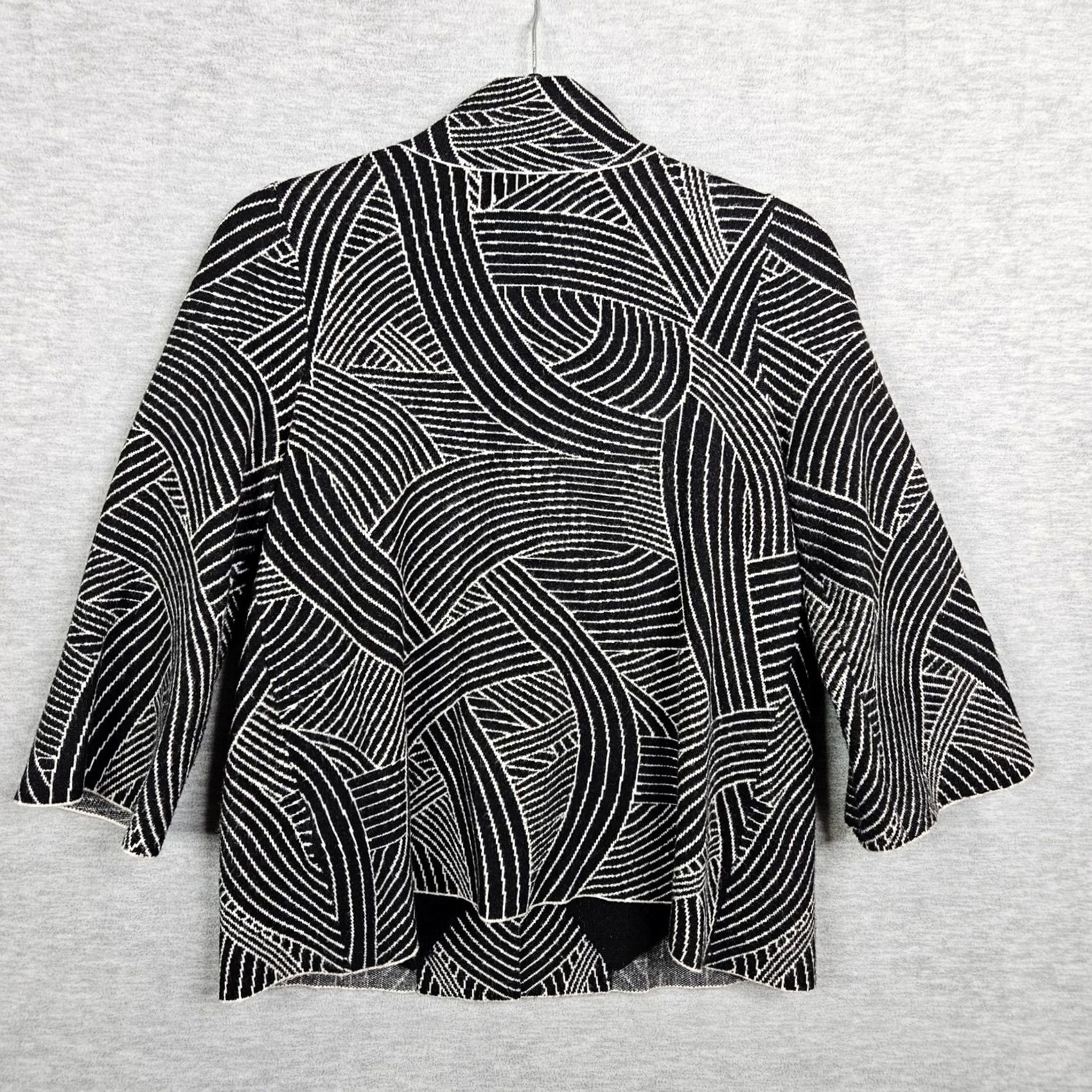 Anthropologie Anthropologie Women's Cardigan Knit Pietra 3/4 Sleeve Black White Sz S Size S / US 4 / IT 40 - 2 Thumbnail