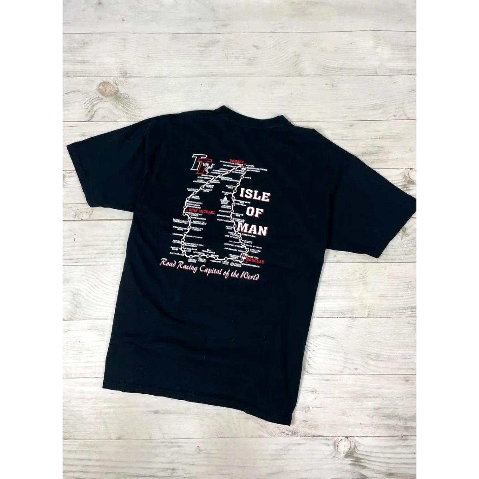 Vintage VINTAGE Isle Of Man Races 2004 T-Shirt Racing Men 2XL Black Shirt Mens 2XL Black Size US XXL / EU 58 / 5 - 7 Thumbnail