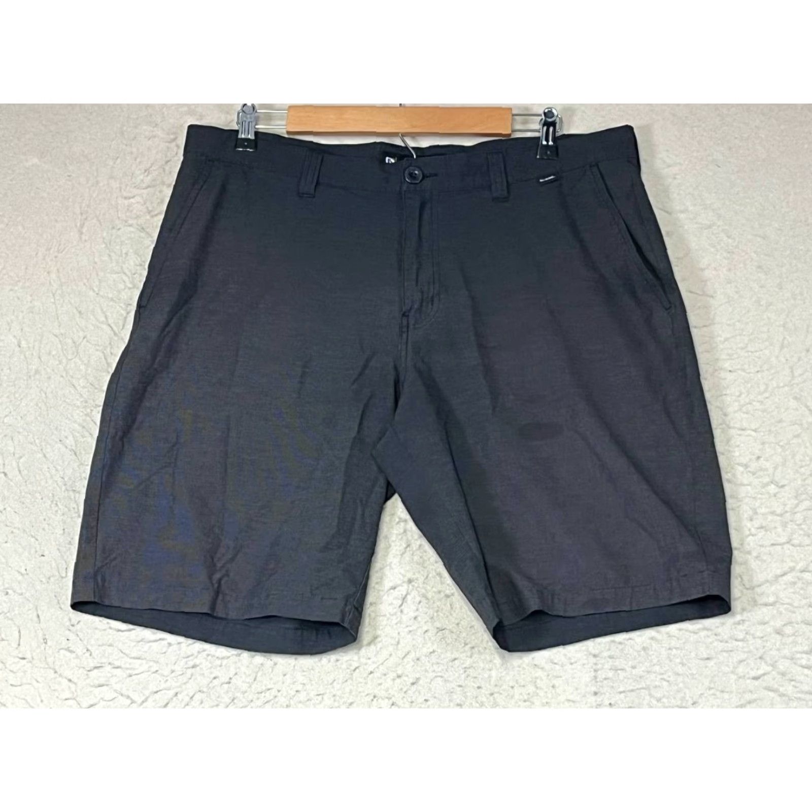 TravisMathew Travis Mathew Men's Chino Golf Shorts Spandex Flat Front Black Size 36 Regular Inseam 9 in Casual Beach Outdoor Golf Seasonal Lightweight Zip Logo Size US 36 / EU 52 - 2 Thumbnail