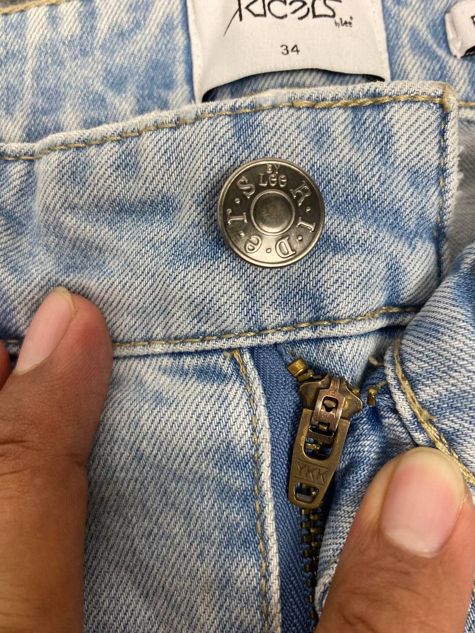 Lee lee rider slim and narrow distressed denim Size US 35 - 11 Thumbnail