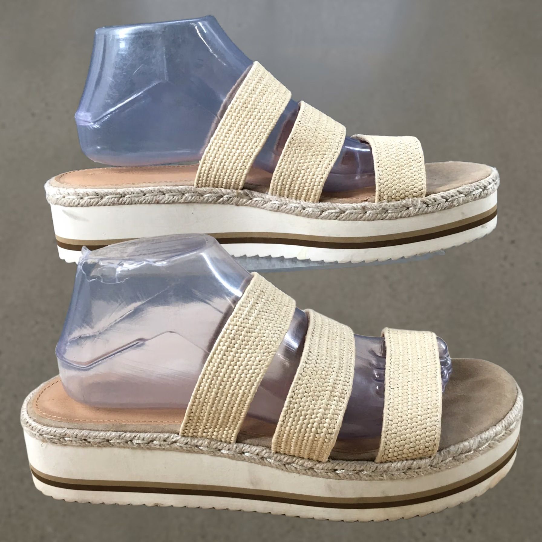 Vintage Universal Thread Florence Sandals Womens 10 Beige Slip On Platform Slide Casual Footwear Size US 10 / IT 40 - 1 Thumbnail