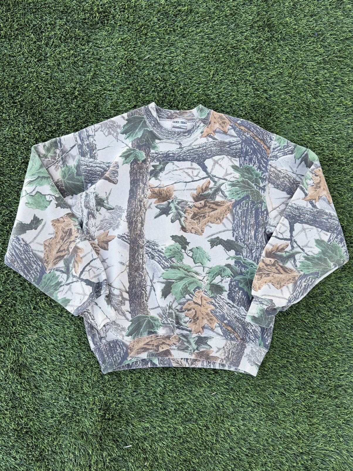 Akimbo Club Vintage 90s realtree camo Akimbo Club style crewneck size M Size US M / EU 48-50 / 2 - 1 Thumbnail