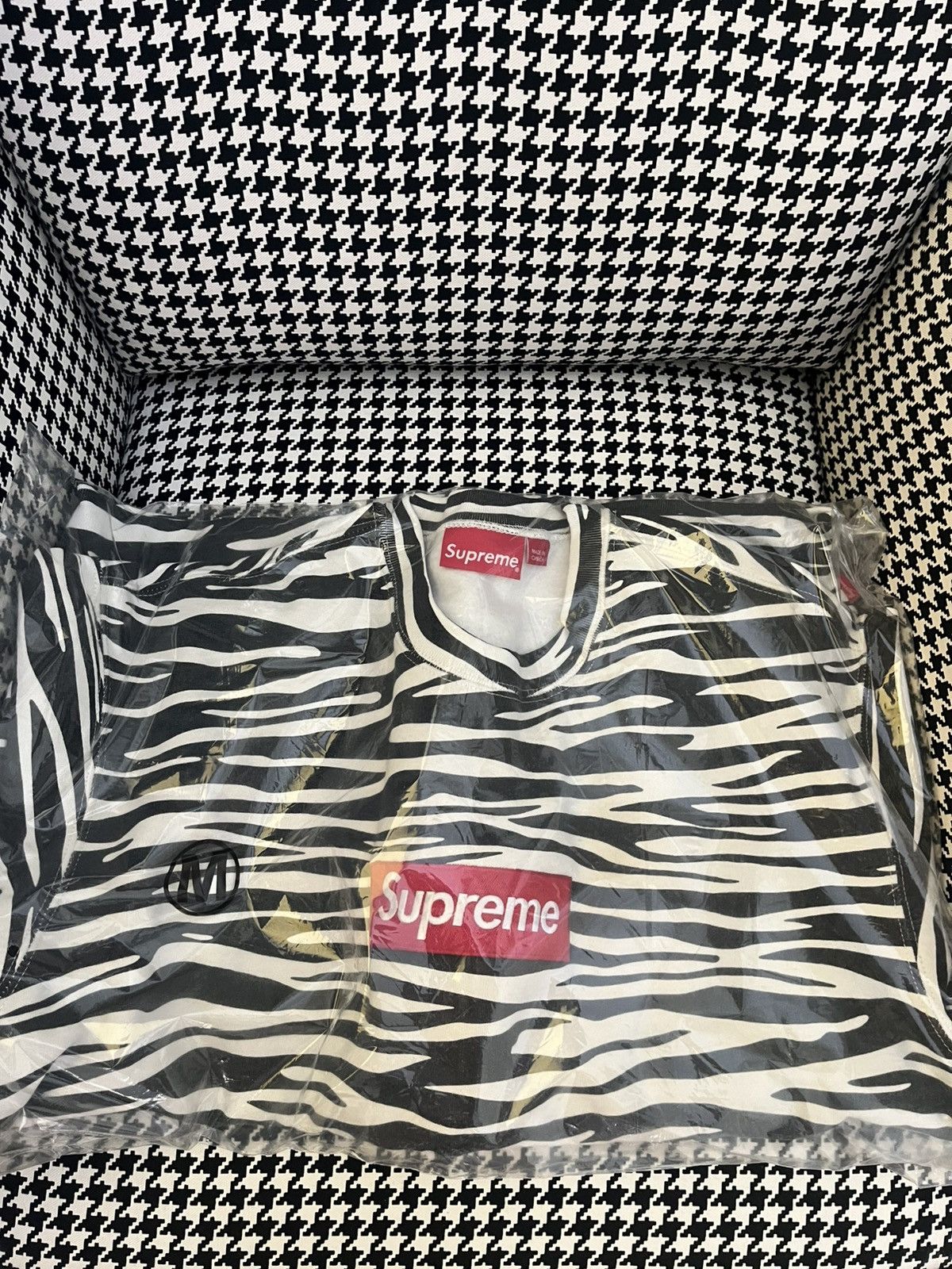 Supreme Supreme Box Logo Zebra (FW22) Size US M / EU 48-50 / 2 - 1 Thumbnail