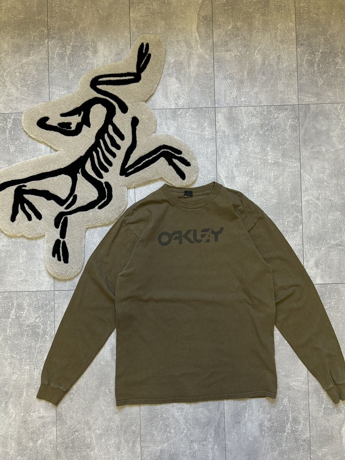 Japanese Brand × Oakley × Vintage Mens Vintage Oakley longsleeve T-shirt Japanese y2k rare Size US L / EU 52-54 / 3 - 10 Thumbnail