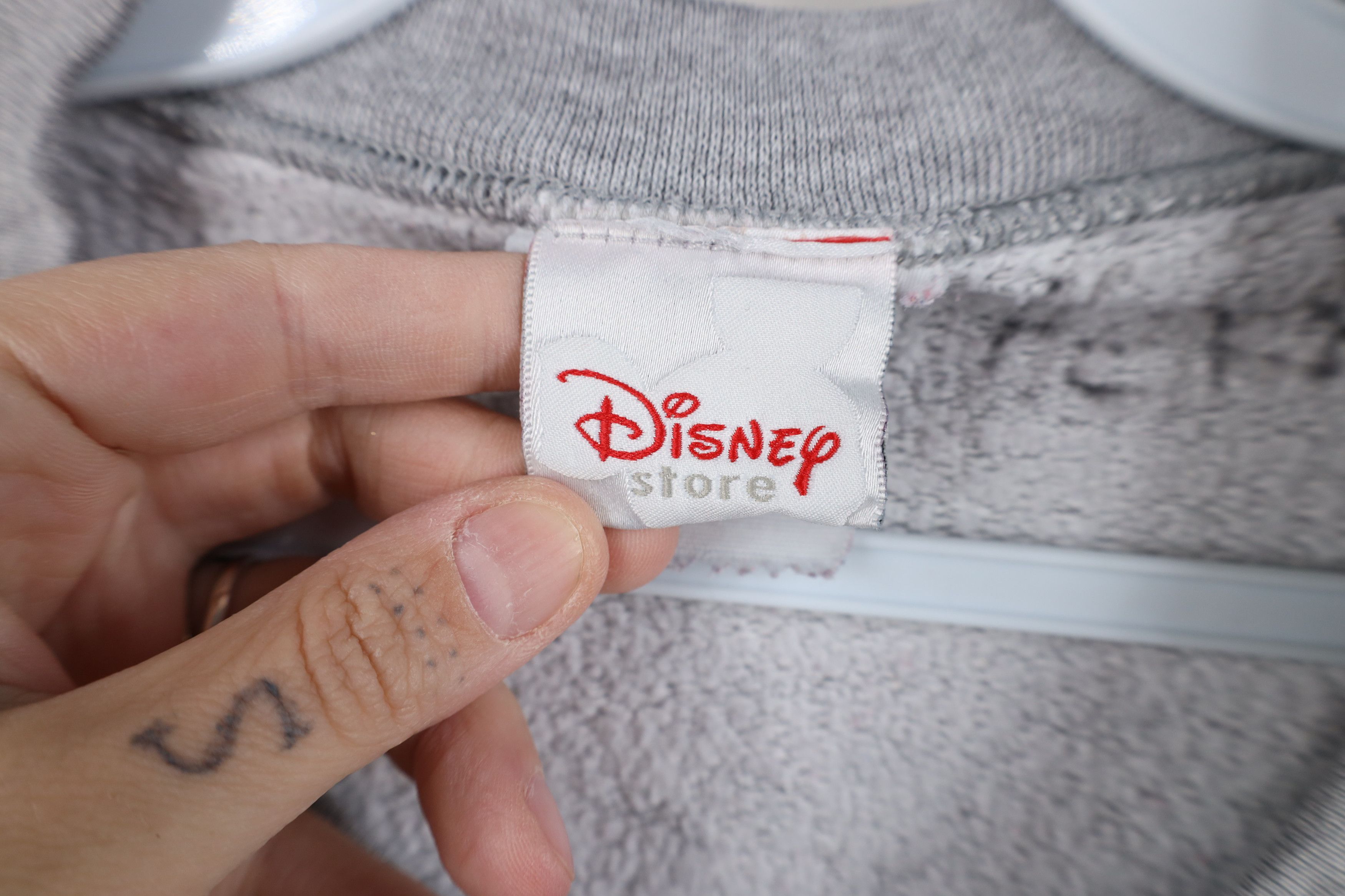 Disney Vintage 90s Disney Winnie the Pooh Box Logo Sweatshirt Size 3XL / US 20-22 - 7 Thumbnail