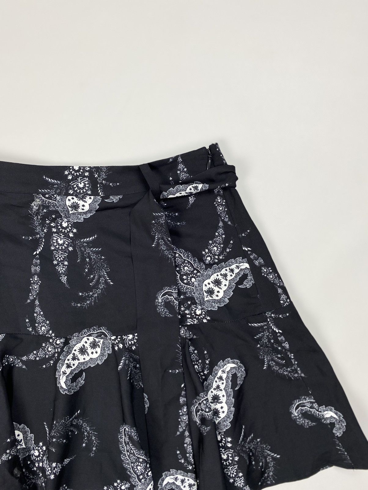 Allsaints Allsaints Frida Kashmir ladies skirt / skort size US 4 EU 36 Size 27" / US 4 / IT 40 - 6 Thumbnail