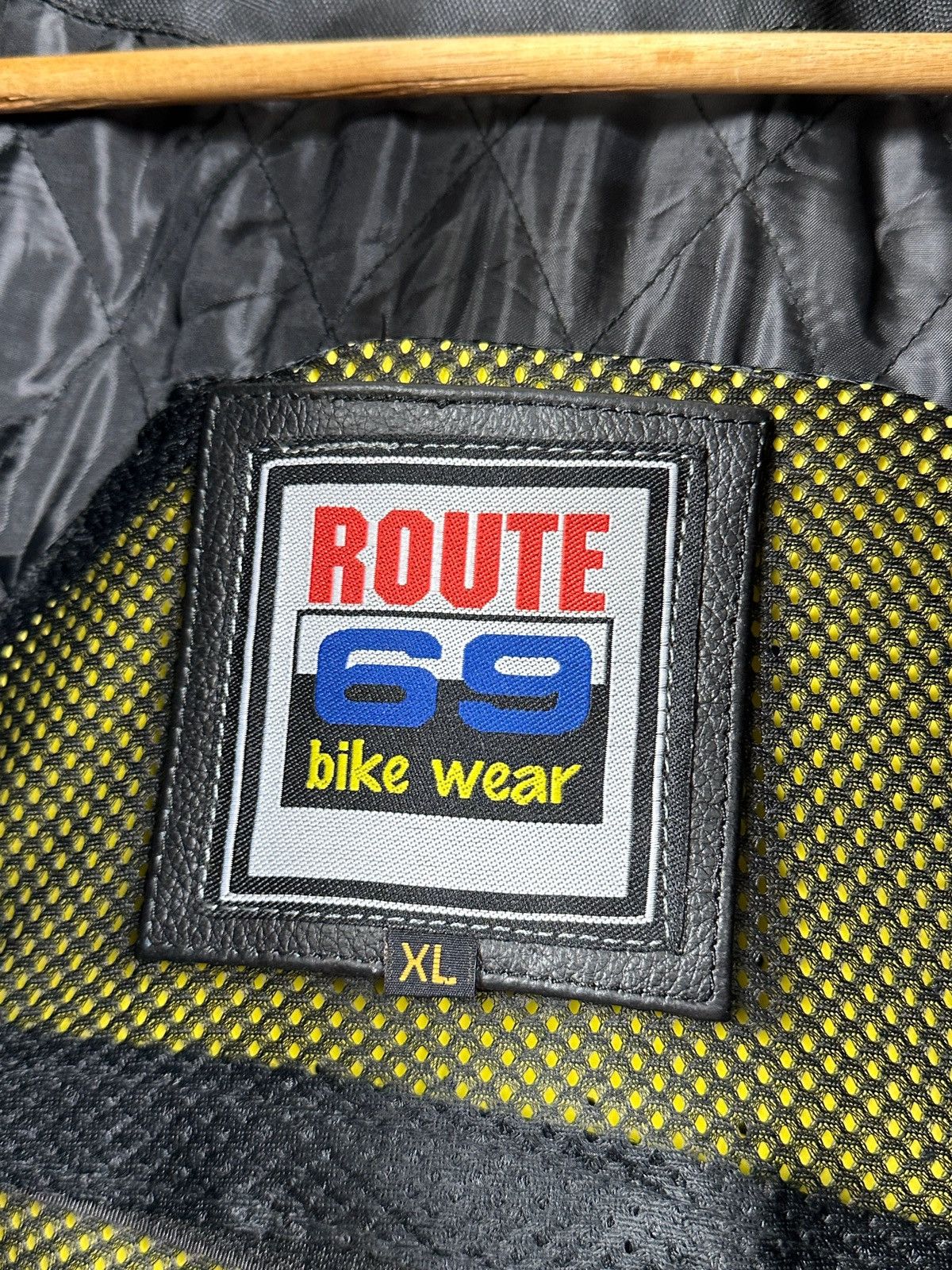 Other Route 69 Michelin Shell Motorcycle Racing Leather Jacket Size US XL / EU 56 / 4 - 19 Thumbnail