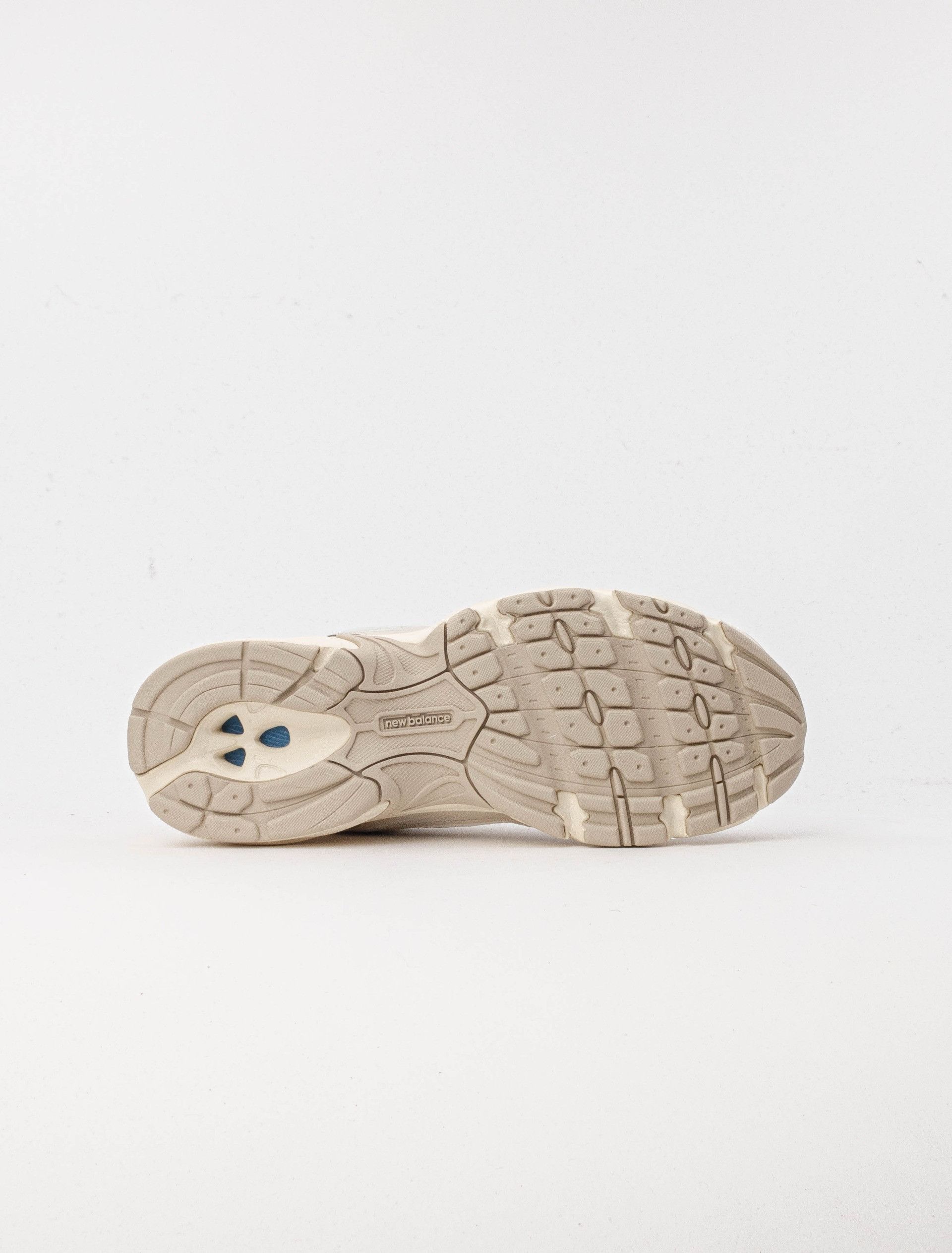 New Balance o1s22i1n1124 550 Unisex Sneakers in Bone Size US 6.5 / EU 39-40 - 3 Thumbnail