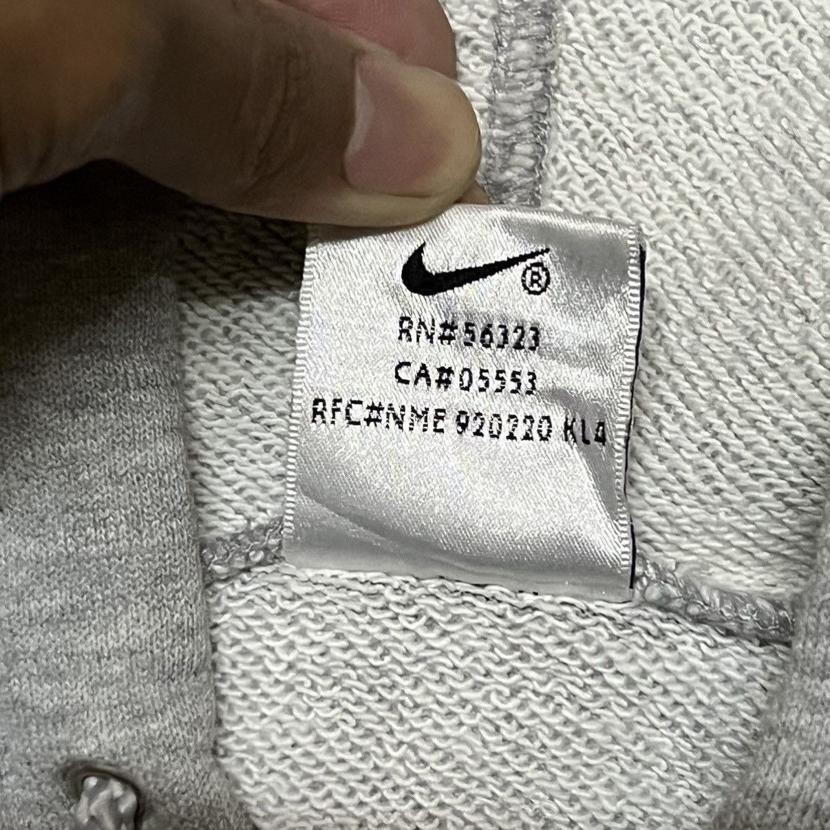 Nike Vintage Nike Hoodie Small Logo Travis Scott Style Size US L / EU 52-54 / 3 - 7 Thumbnail