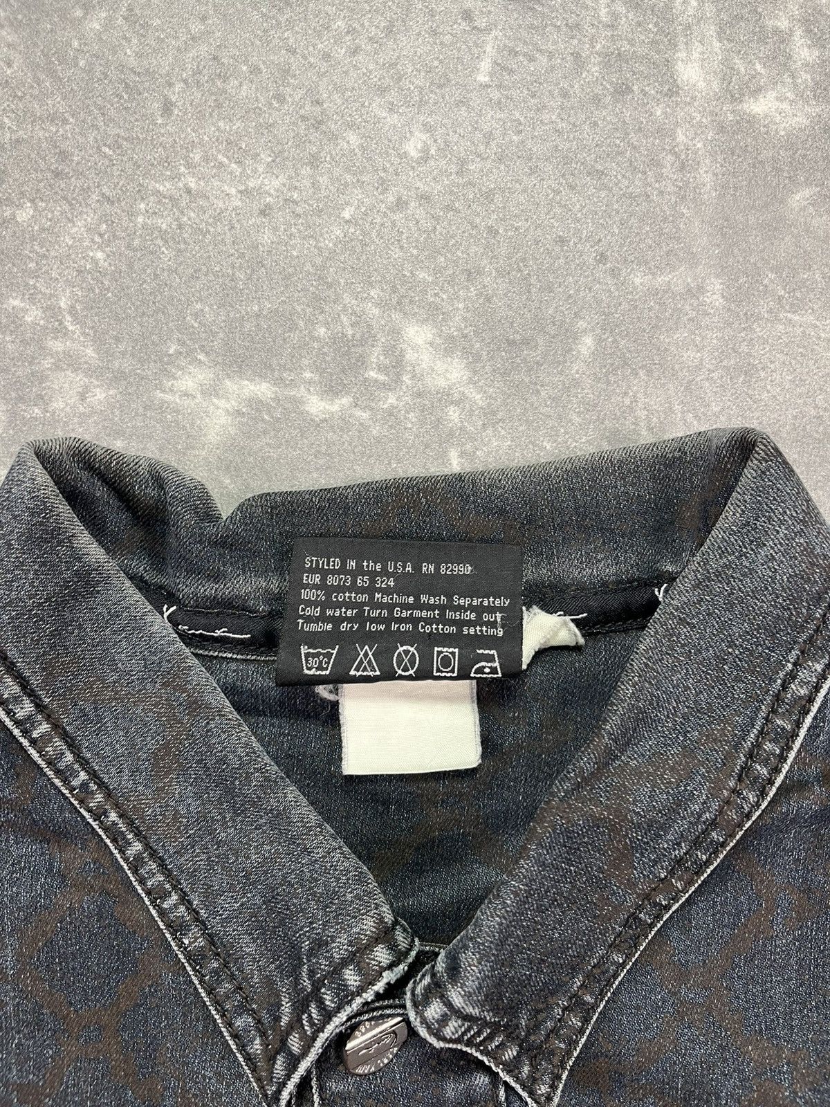 Karl Kani 2000s Karl Kani Snakeskin Big Logo Printed Denim Jacket L XL Size US L / EU 52-54 / 3 - 10 Thumbnail