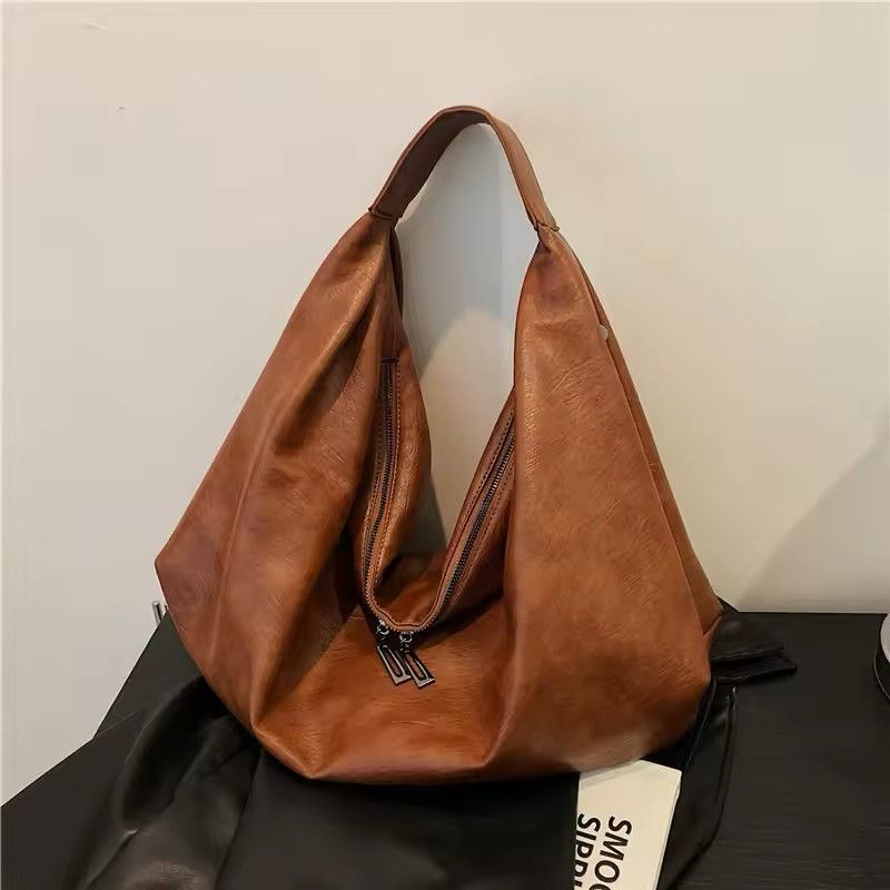 Japanese Brand × Leather Soft Leather Crossbody Handbag Size ONE SIZE - 1 Thumbnail