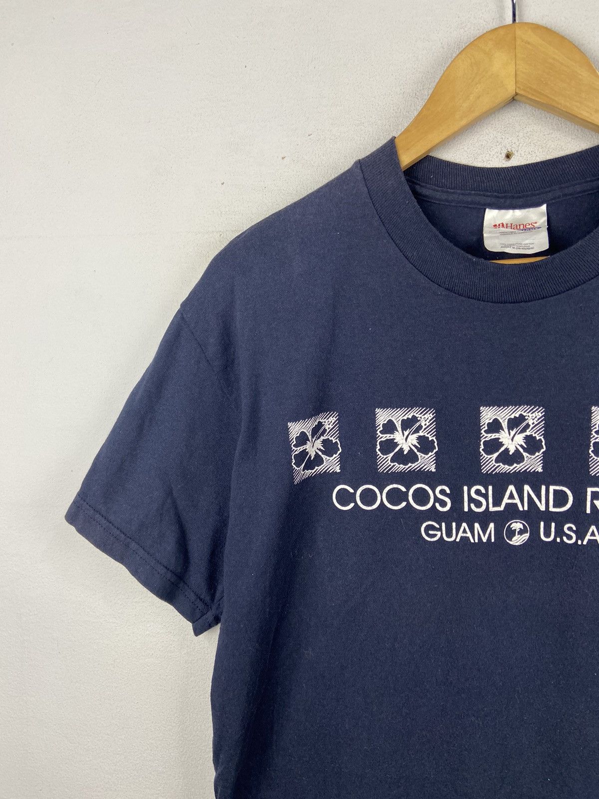 Other × Vintage 💙SEND OFFER 💙 VINTAGE GUAM COCOS ISLAND RESORT Size US M / EU 48-50 / 2 - 2 Thumbnail