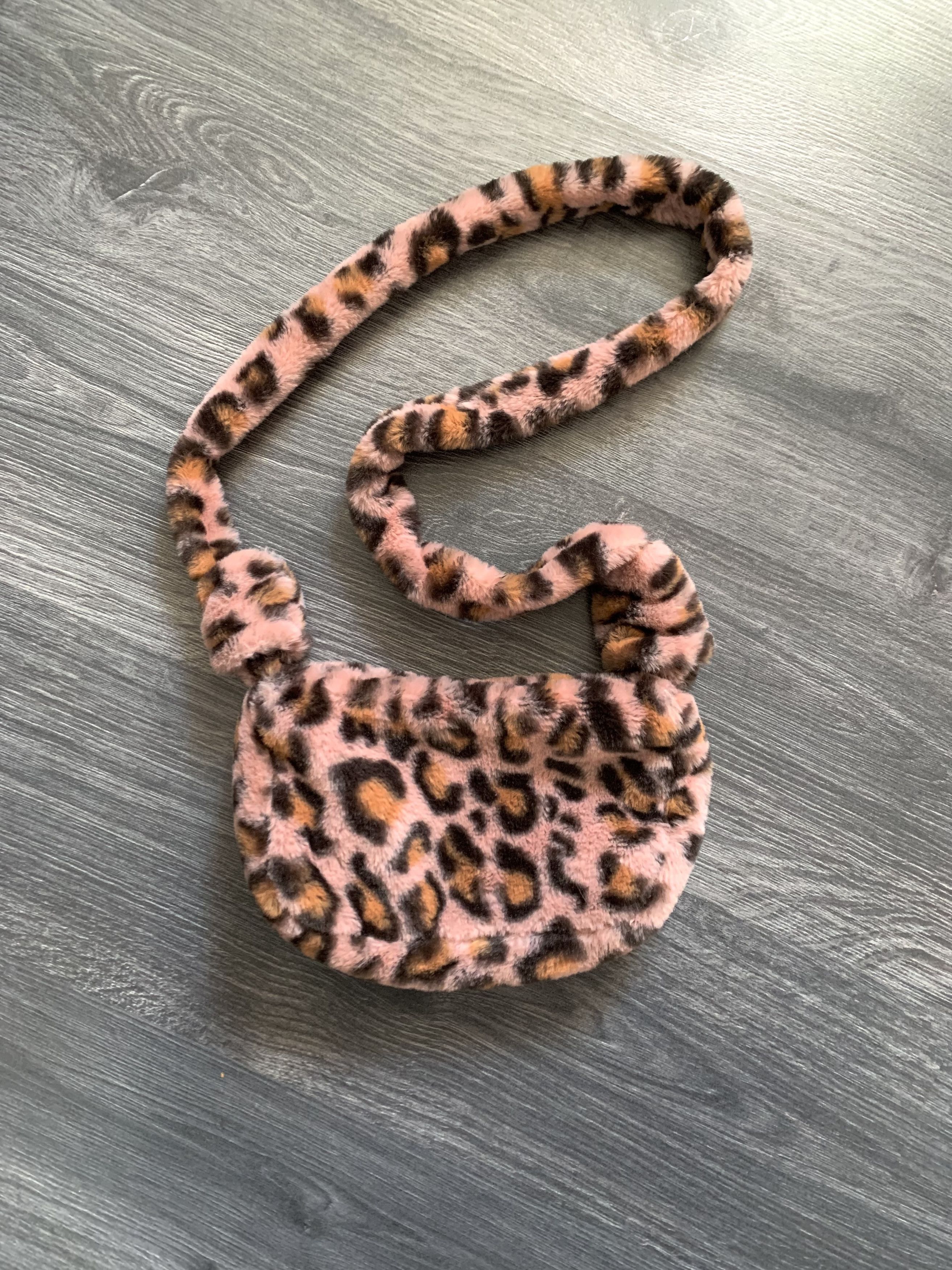 Japanese Brand × Vintage Y2K PINK LEOPARD FAUX FUR SHOULDER MINI BAG Size ONE SIZE - 3 Thumbnail