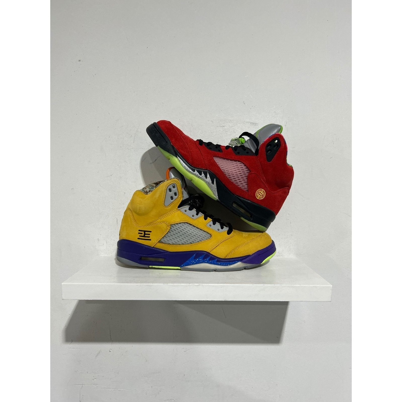 Nike JORDAN 5 RETRO 'WHAT THE' SIZE 9.5 PREOWNED Size US 9.5 / EU 42-43 - 4 Thumbnail