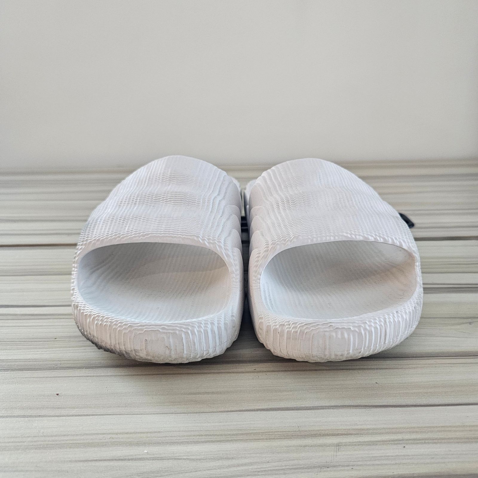 Adidas Adidas Adilette 22 Men's Slide Sandals White Size 5 Size US 5 / EU 37 - 4 Thumbnail