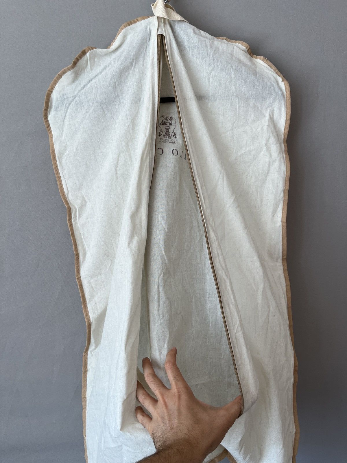 Brunello Cucinelli Brunello Cucinelli Suit/Blazer/Jacket Cover Bag Size ONE SIZE - 10 Thumbnail