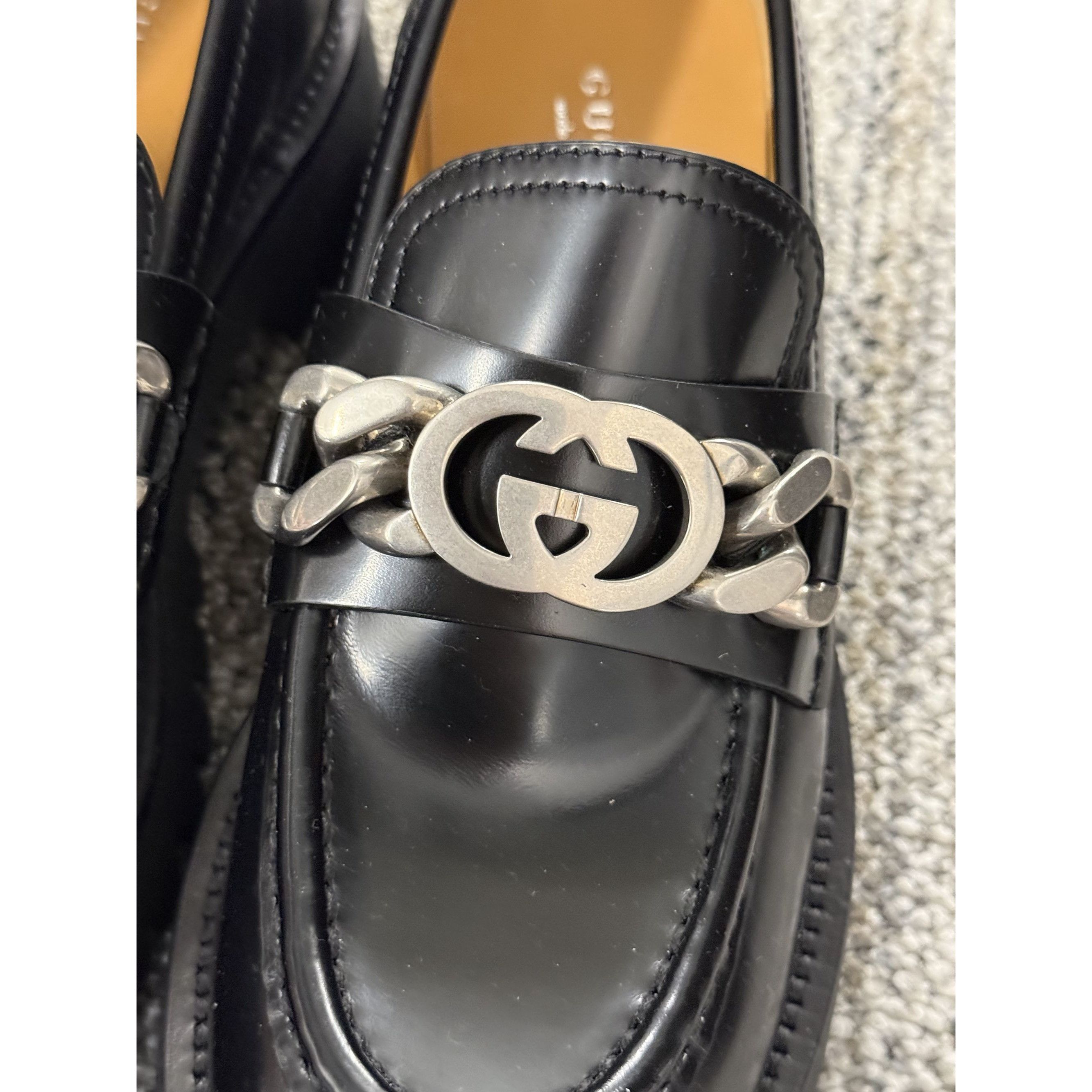 Gucci Gucci Womens Black Leather Loafers With Interlocking G Chain Size US 8 / IT 38 - 14 Thumbnail