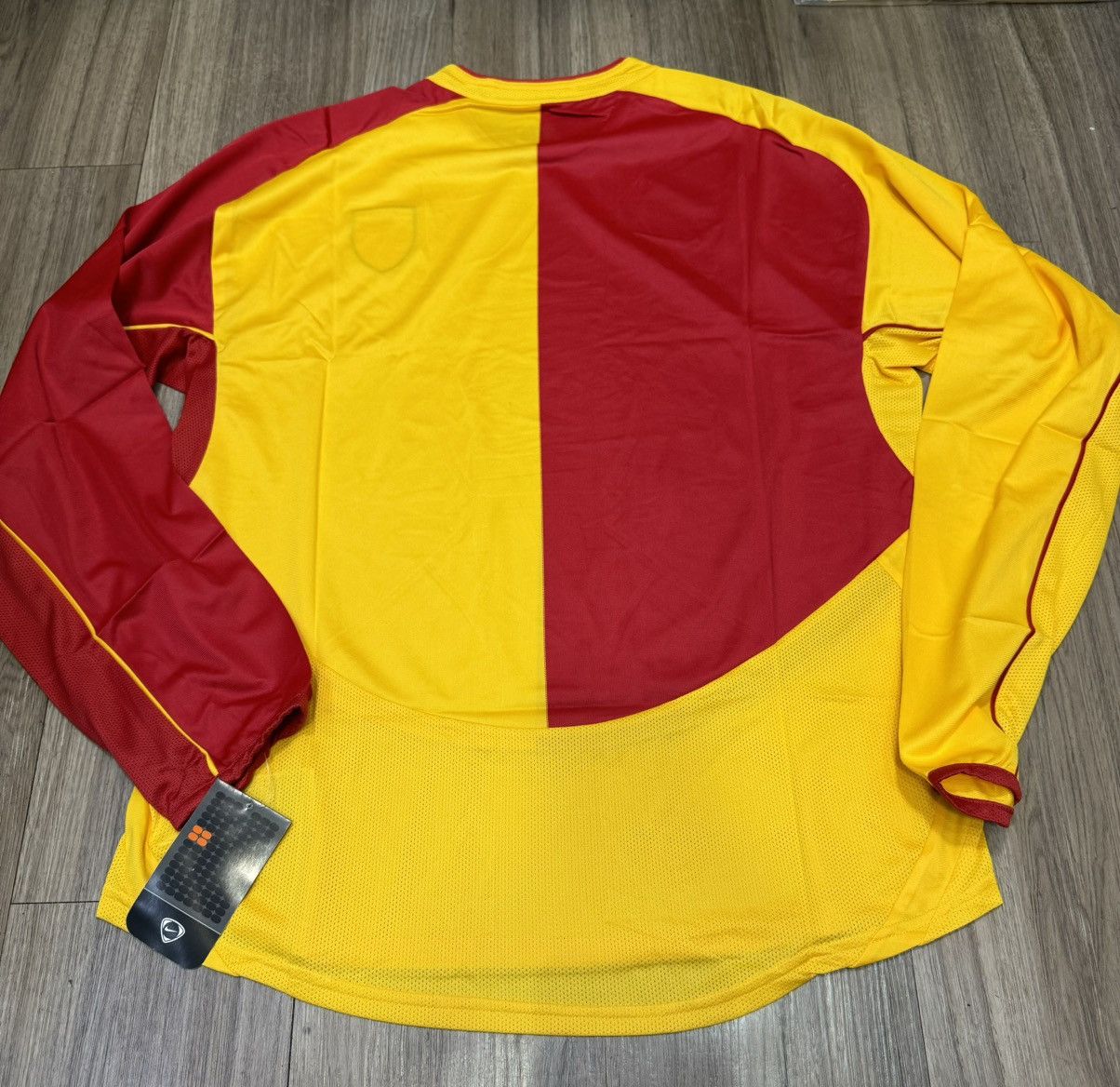 Nike RC Lens 03/04 L/S player issue home shirt (bnwt) Size US L / EU 52-54 / 3 - 2 Thumbnail