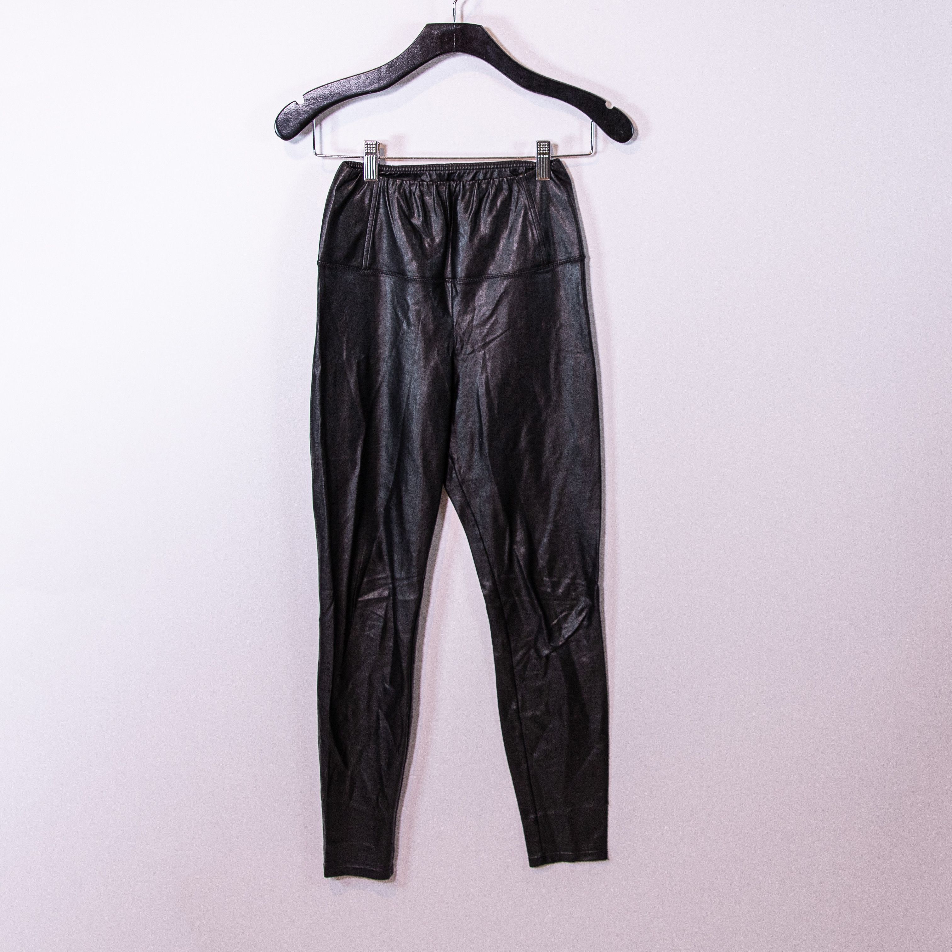 Aritzia Wilfred Free Aritzia Faux Vegan Leather Size 25" / US 0 / IT 36 - 1 Thumbnail