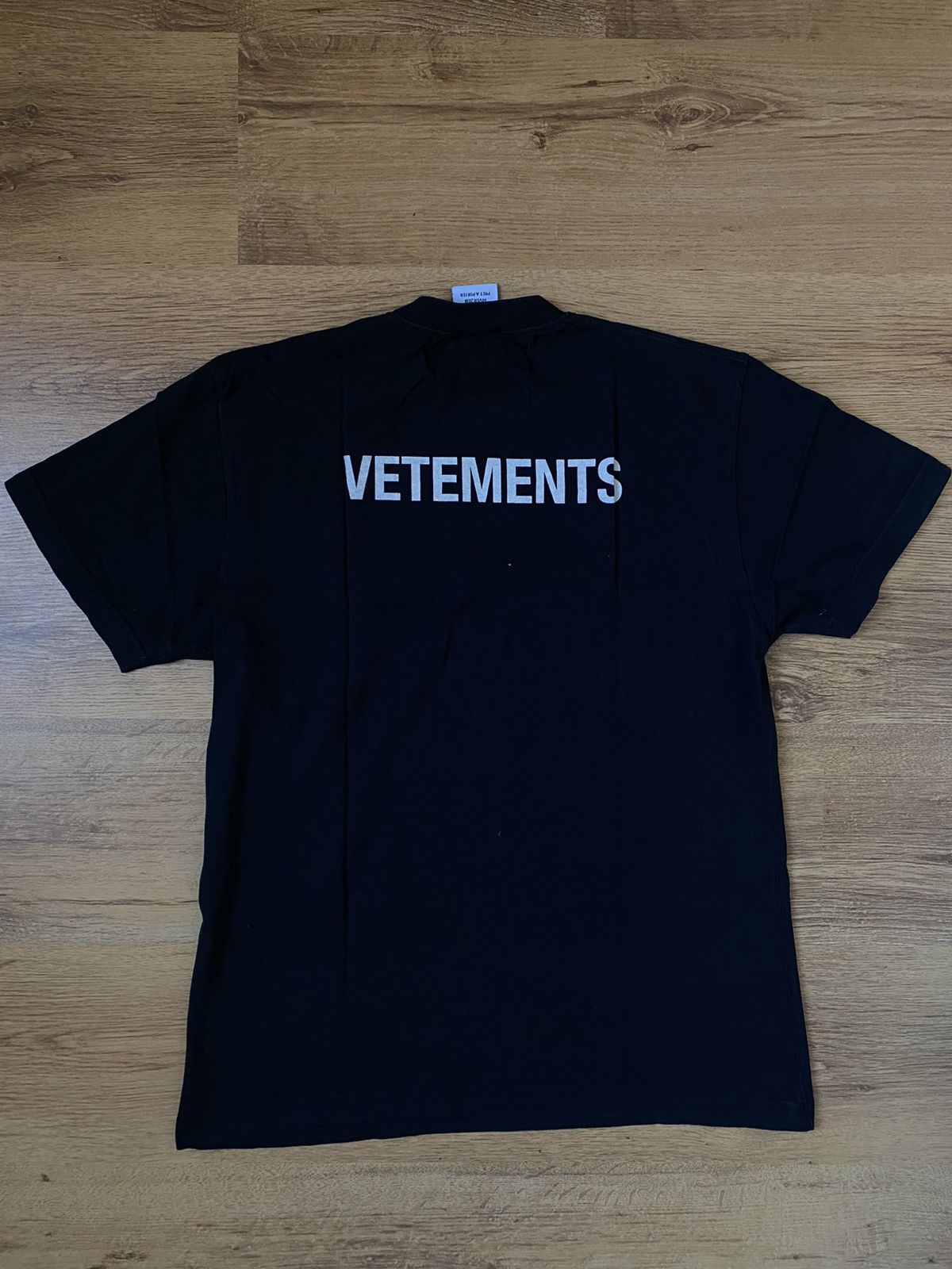 Pre-owned Vetements Staff Tee In Black