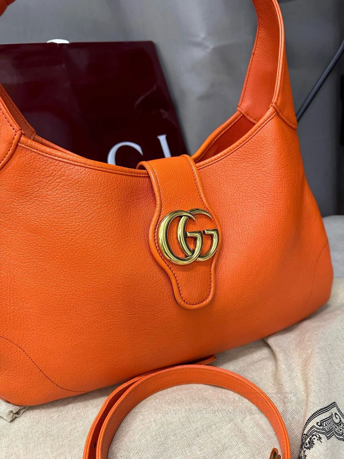 Gucci Gucci Aphrodite Double G Gold Hobo. Size ONE SIZE - 2 Thumbnail