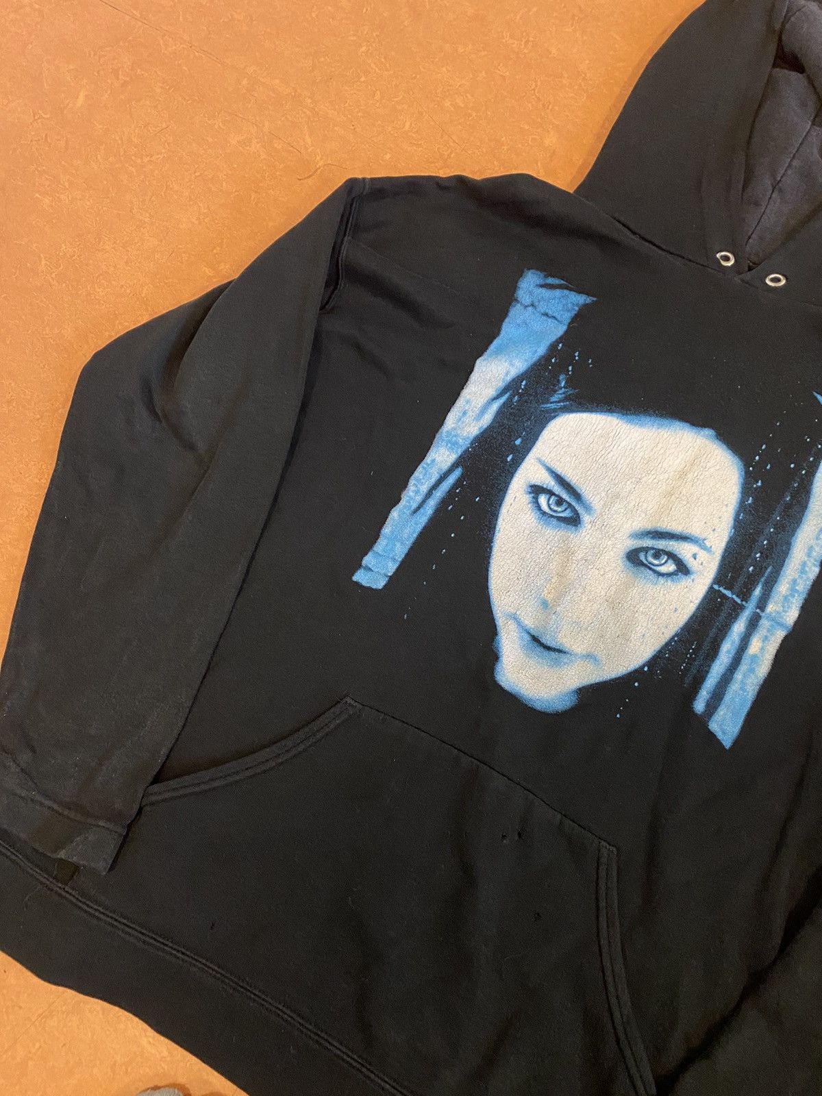 Band Tees × Vintage Vintage y2k Evanescence Fallen Album Sweatshirt Hoodie Size US L / EU 52-54 / 3 - 3 Thumbnail
