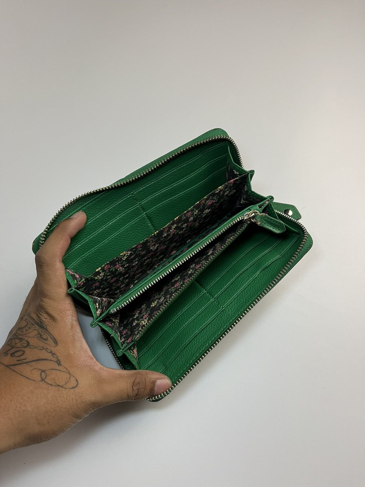 Vivienne Westwood Vivienne Westwood Green Leather Long Wallet Size ONE SIZE - 7 Thumbnail