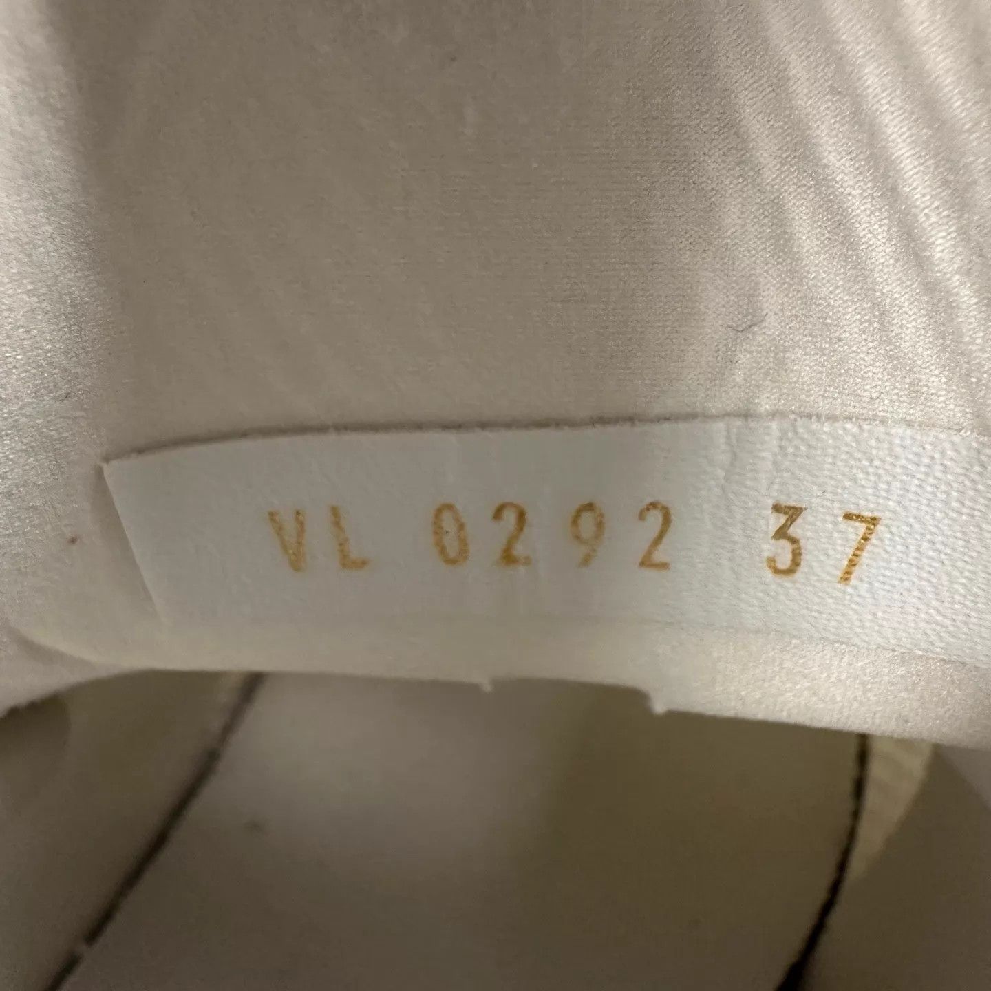 Louis Vuitton LV Run 55 Cream Monogram Low Top Dad Sneaker EU 37 Size US 6.5 / IT 36.5 - 5 Thumbnail