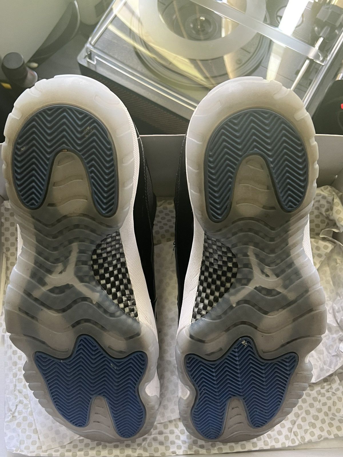 Jordan Brand Jordan 11 Low “Space Jam” Size US 13 / EU 46 - 5 Thumbnail