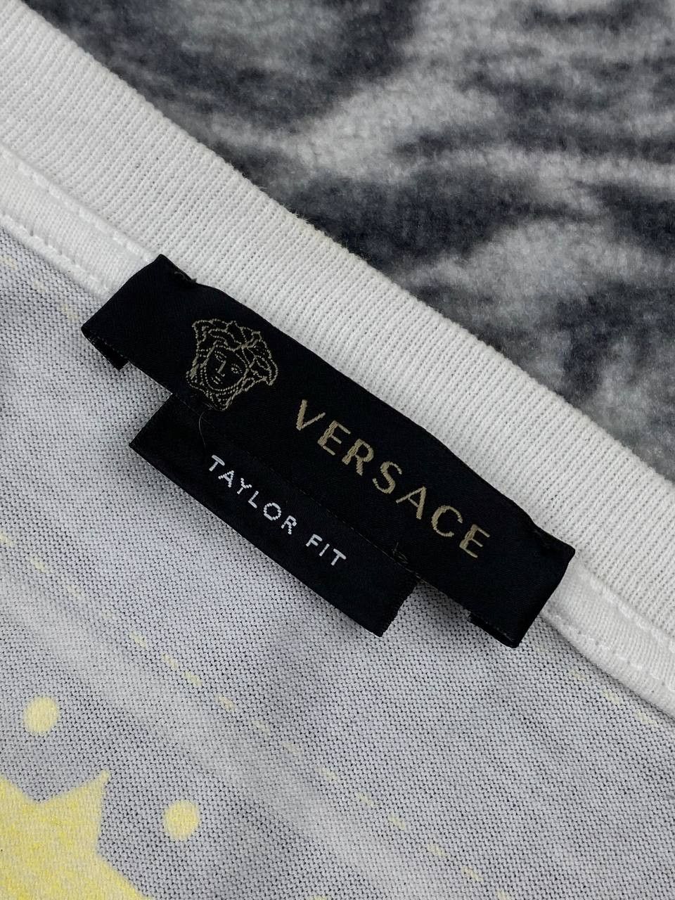 Versace Versace Baroque Big Logo Golden Belt T Shirt Men Size XL Size US XL / EU 56 / 4 - 4 Thumbnail