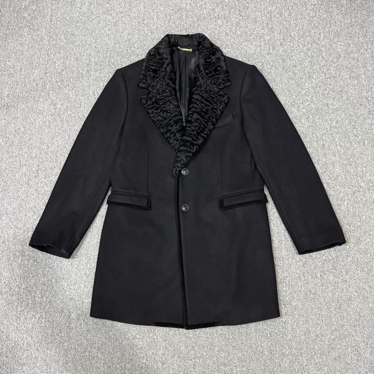 Versace Black Faux Fur Collar Long Coat Size M Size US M / EU 48-50 / 2 - 1 Thumbnail