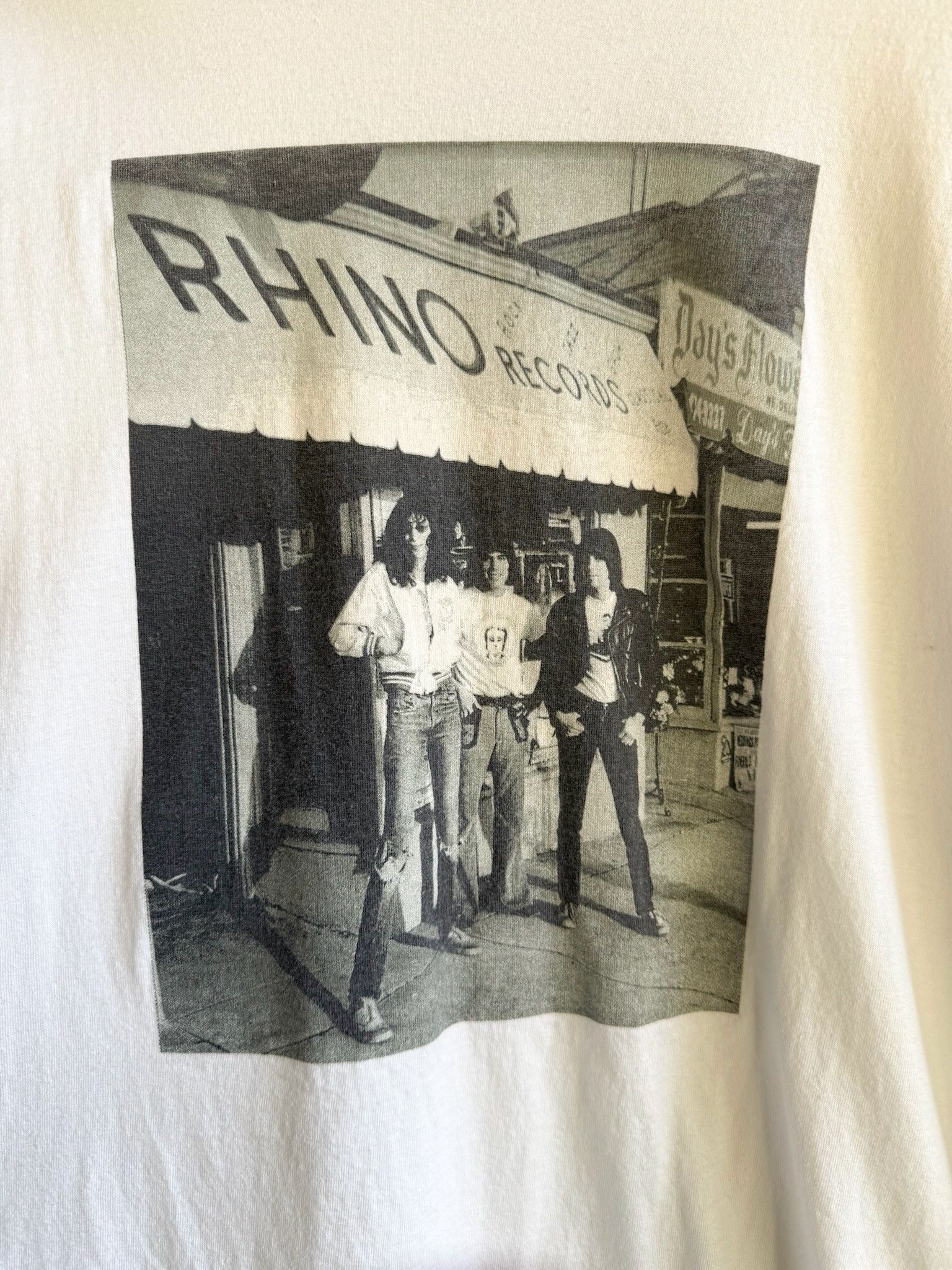 Vintage Vintage Rhino Records Tee Size US XXL / EU 58 / 5 - 3 Thumbnail