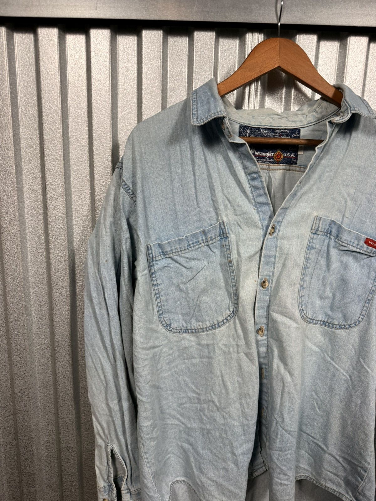 Wrangler Vintage Distressed Denim Western Wrangler Button Up Shirt Size US L / EU 52-54 / 3 - 7 Thumbnail