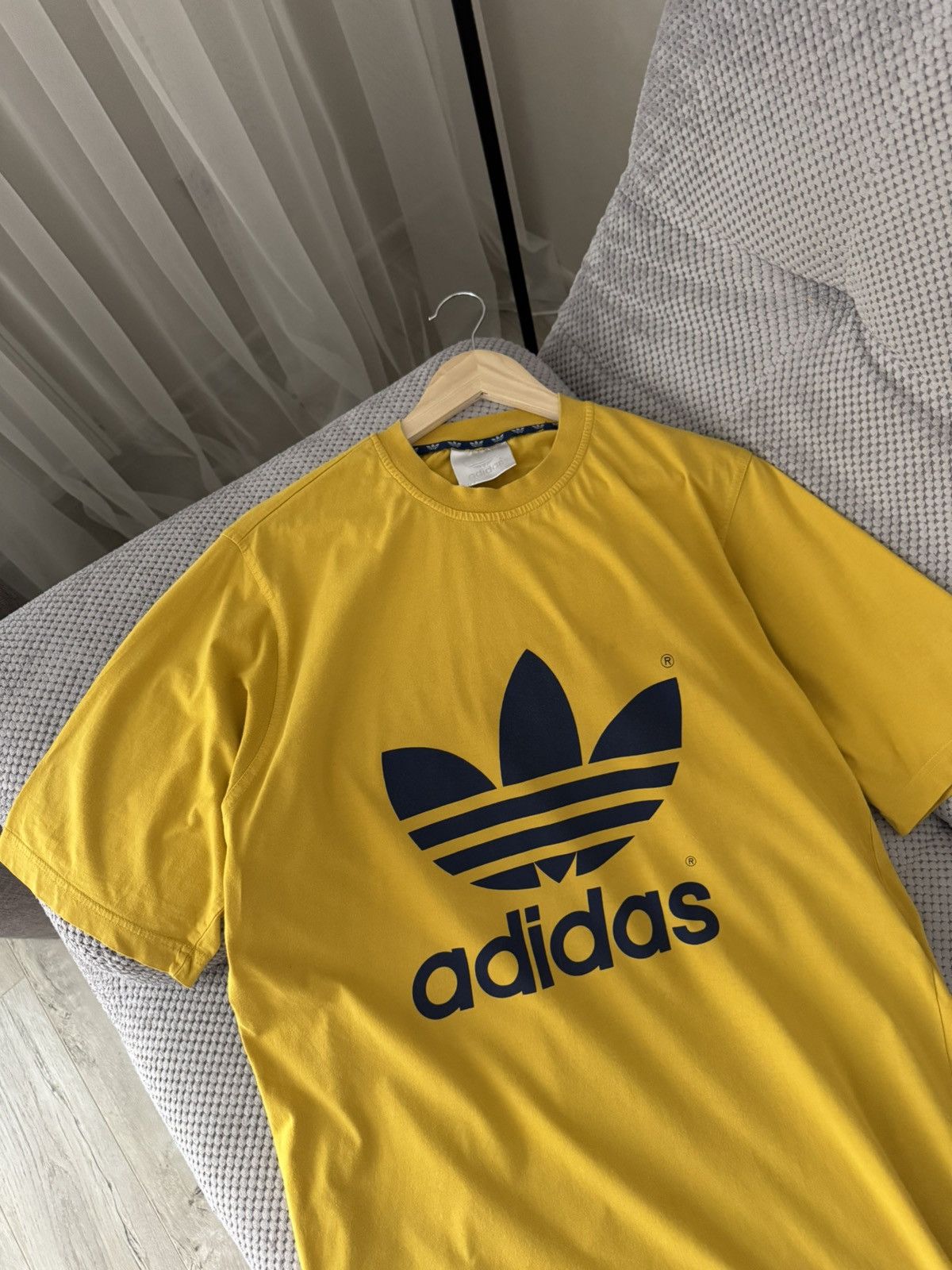 Adidas Adidas Vintage Big Logo Yellow T Shirt Size US L / EU 52-54 / 3 - 3 Thumbnail
