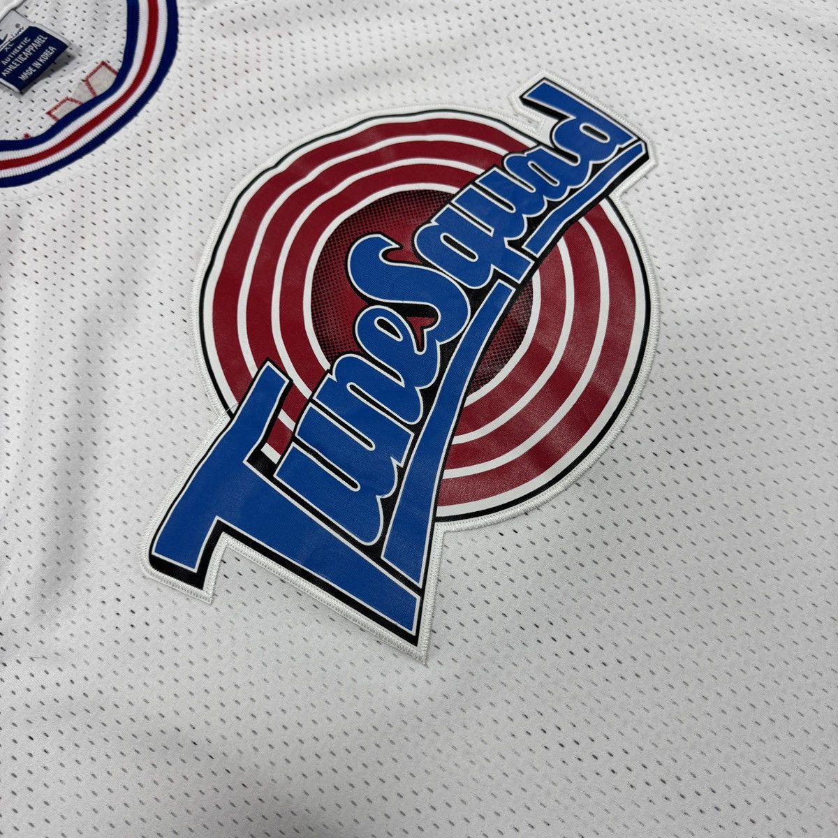 Vintage Vintage Champion Space Jam Tune Squad #6 James 90s Jersey Size US XL / EU 56 / 4 - 5 Thumbnail