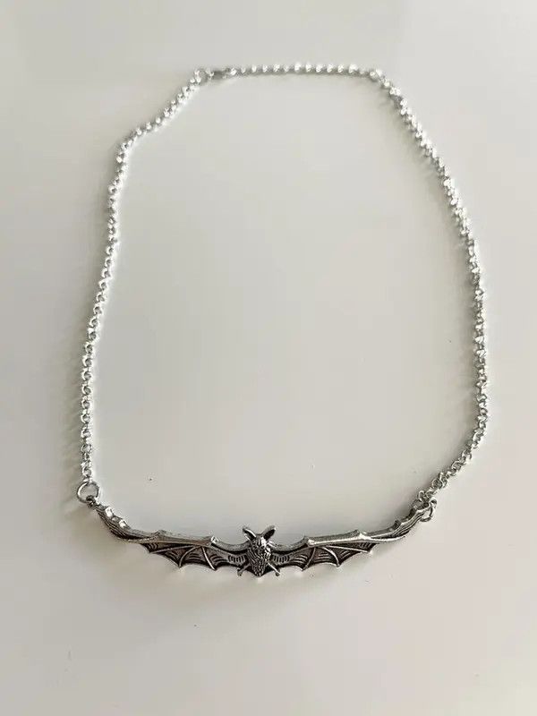 Vintage STEAL! Y2K Vampire Bat Necklace Size ONE SIZE - 1 Thumbnail