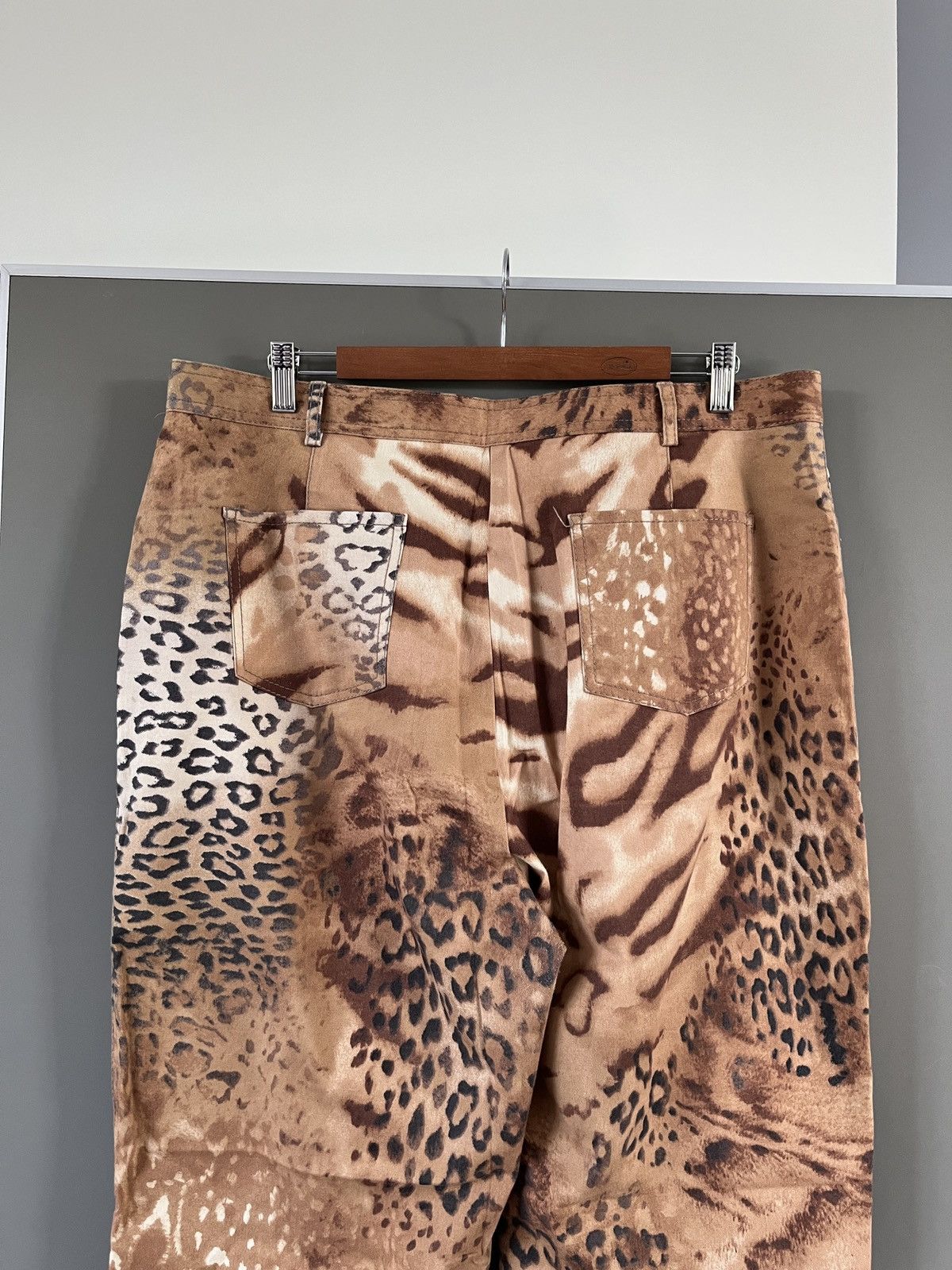 Ferre × Gianfranco Ferre Gianfranco Ferre Leopard Pattern Print Pants Size US 38 / EU 54 - 16 Thumbnail