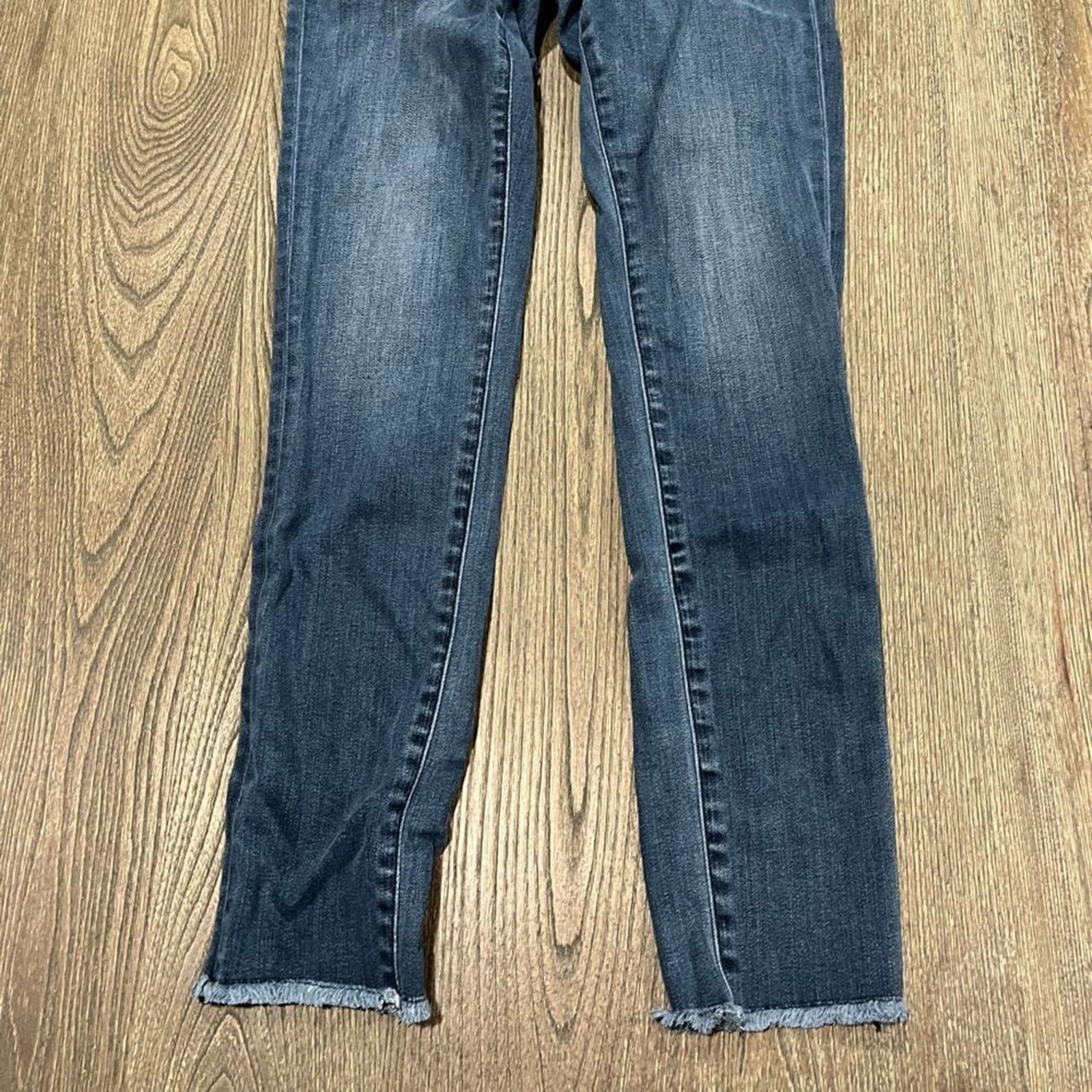 Anthropologie Pilcro The Letterpress Skinny Jeans Script Frayed Mid Rise Size 26" / US 2 / IT 38 - 2 Thumbnail