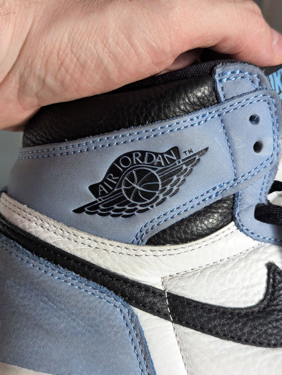 Nike Nike Air Jordan 1 Retro High OG University Blue 555088-134 Size US 9 / EU 42 - 10 Thumbnail