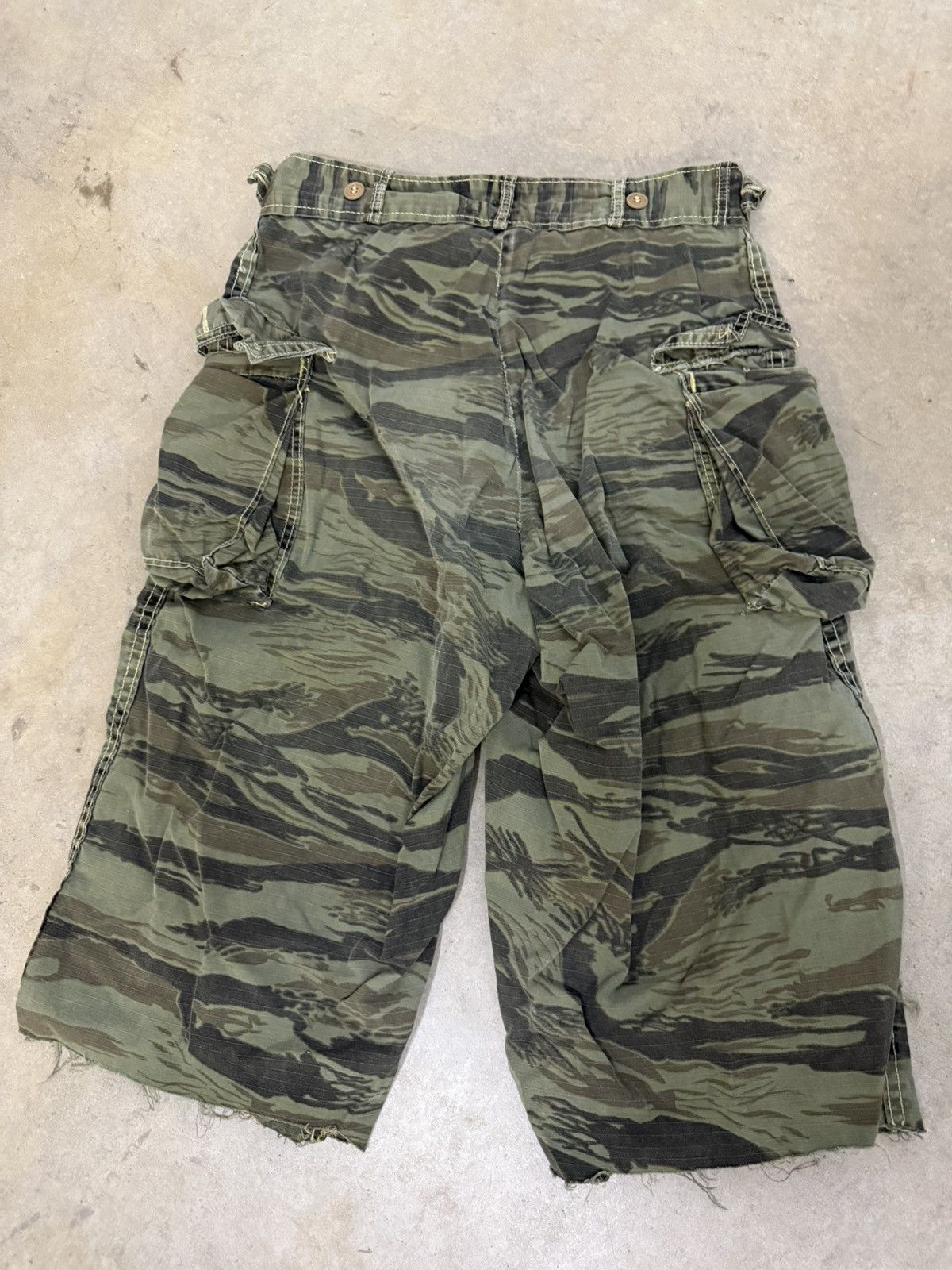 Vintage vintage camo shorts Size US 28 / EU 44 - 2 Thumbnail