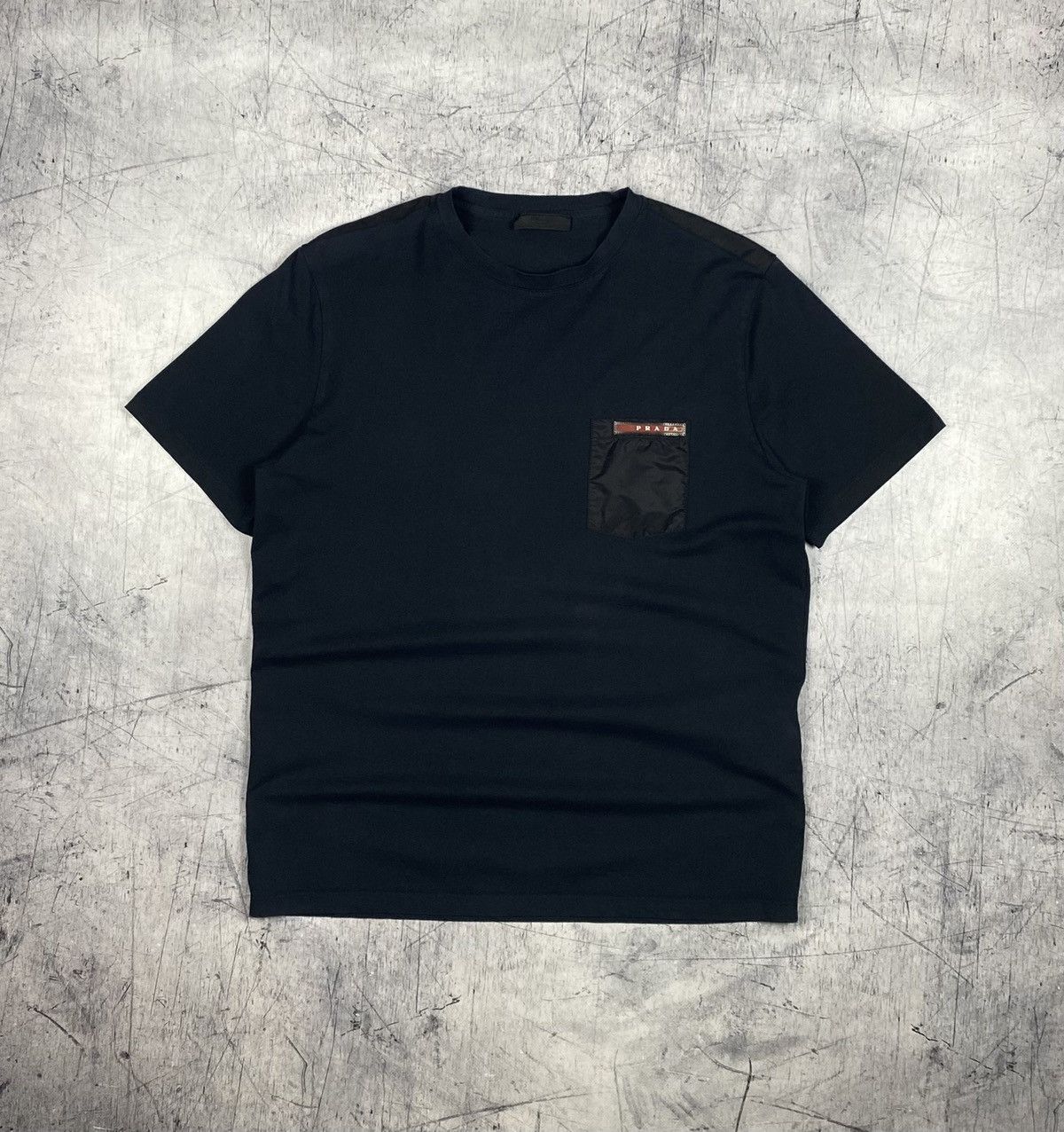 Prada Prada Nylon Pocket Red Tab Dark Navy T Shirt Size US L / EU 52-54 / 3 - 2 Thumbnail