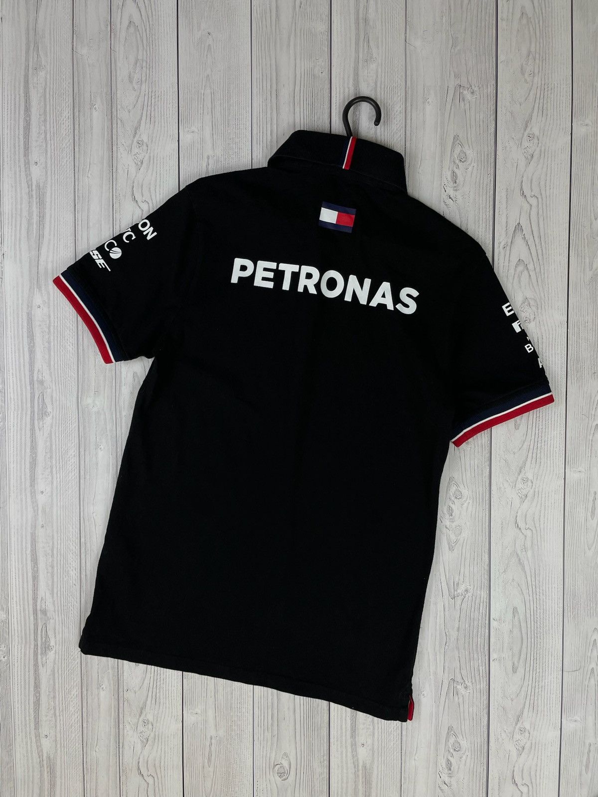 Vintage Mercedes AMG Petronas racing polo size M tommy hilfiger Size US M / EU 48-50 / 2 - 2 Thumbnail