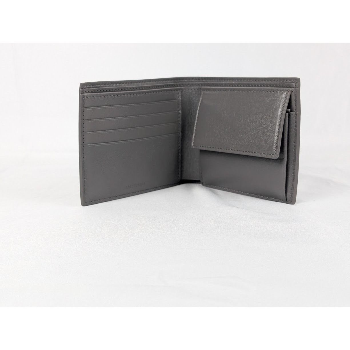 Balenciaga o1rshd1 Size: OS / Logo Wallet in Grey Size ONE SIZE - 4 Thumbnail