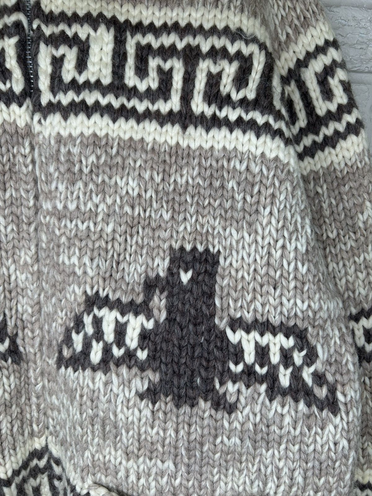 Vintage Vintage 60s Cowichan Thunderbird Hand Knit Wool Zip Up Size US L / EU 52-54 / 3 - 3 Thumbnail